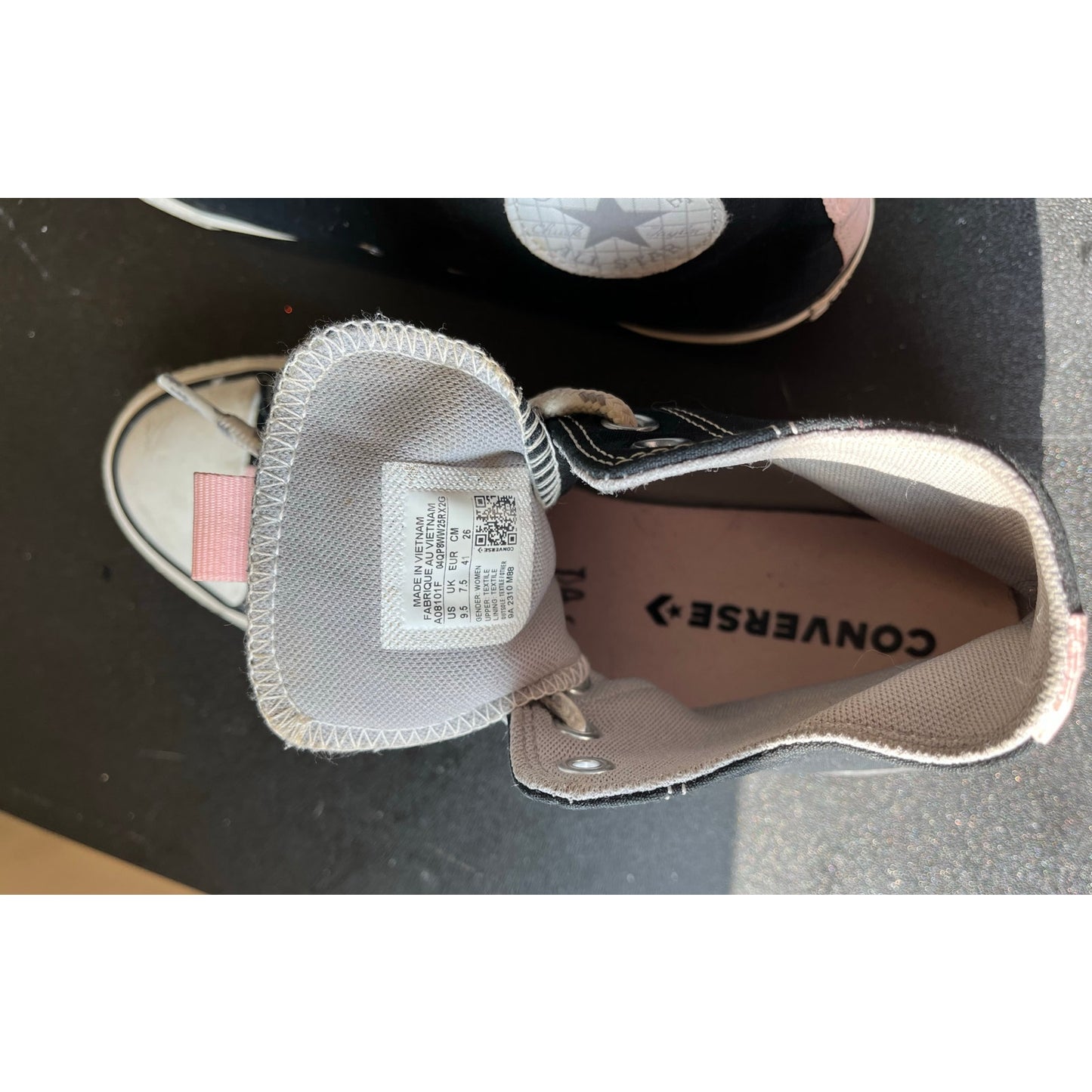 Converse Chuck Taylor All Star sneakers in black & pink Size 9.5