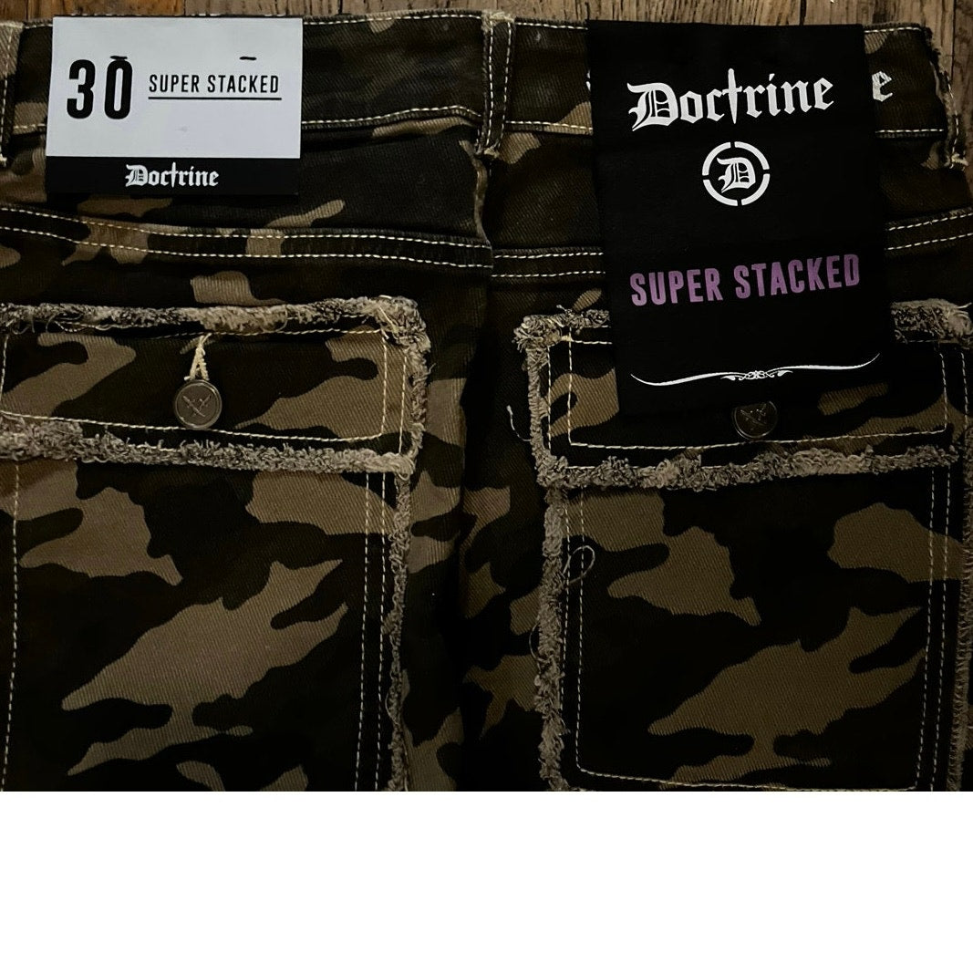 Doctrine Savant Super Stacked Jean Camo Size 30