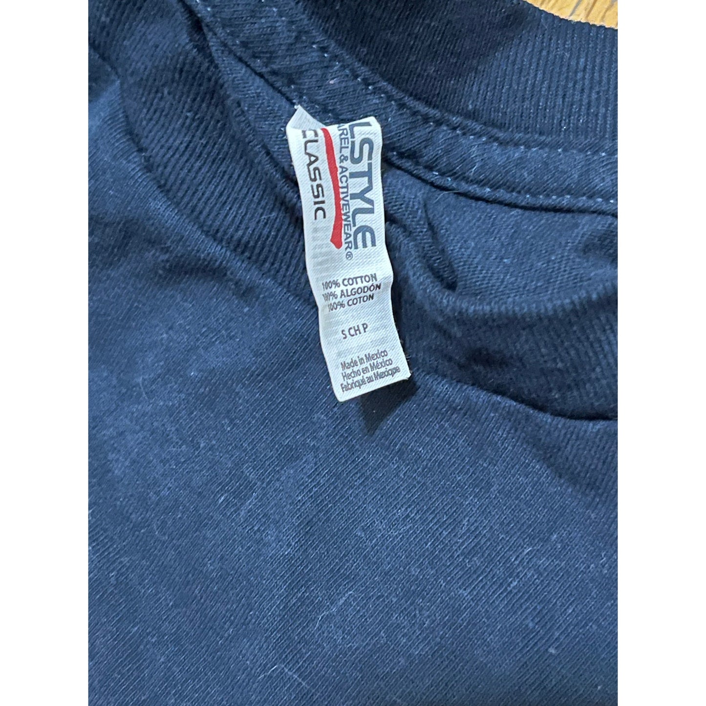 Van’s Navy Men’s T-Shirt Size Small