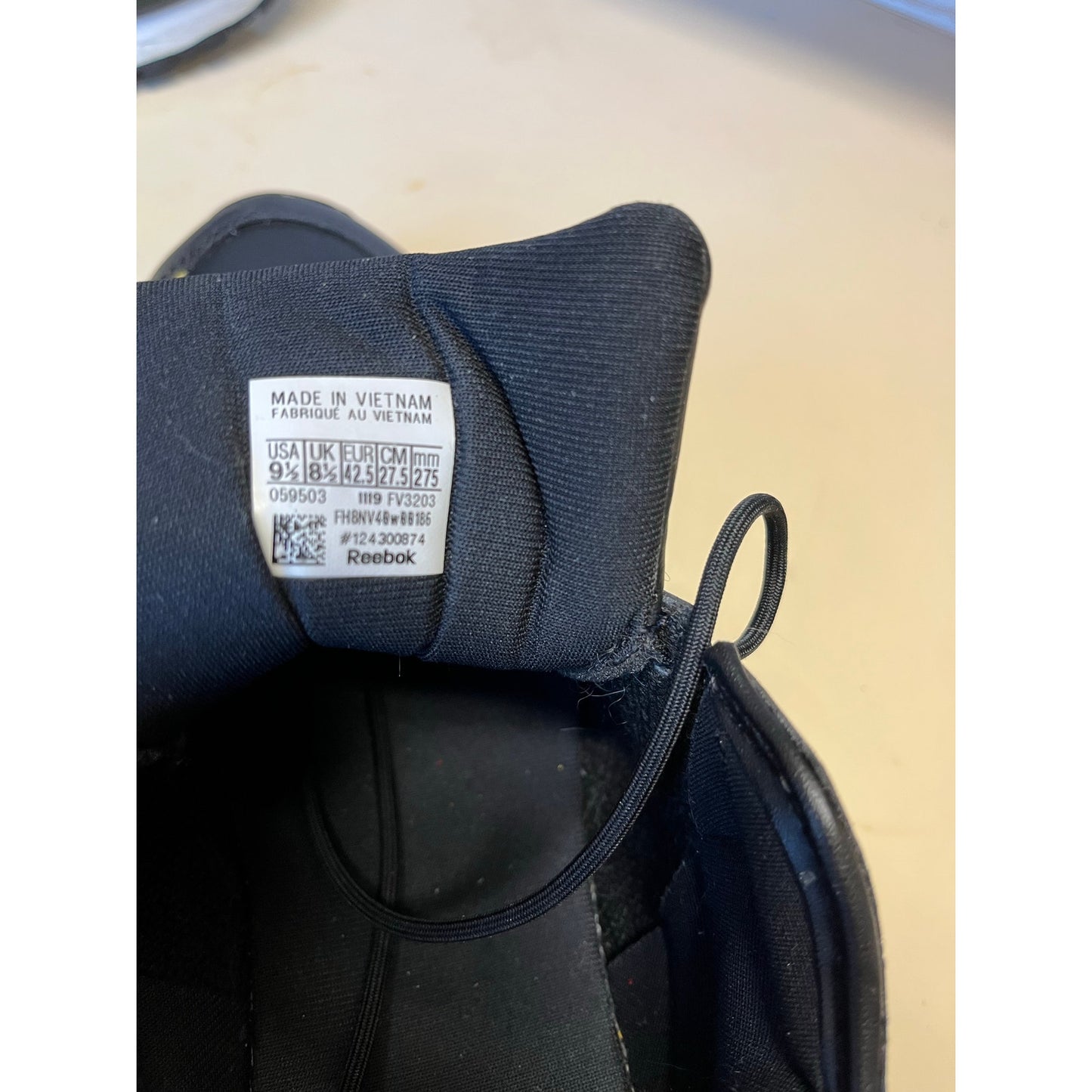 Black Reebox Classic Leather Redux Trainers Size 9.5 FV3203
