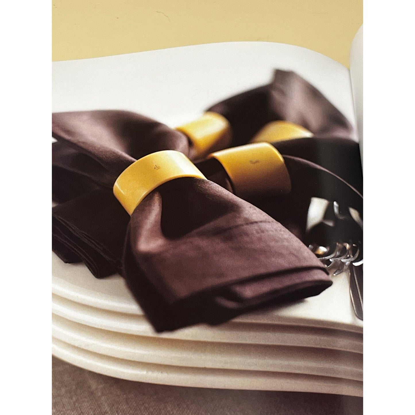 New Entertaining By Donna Hay Softcover Book