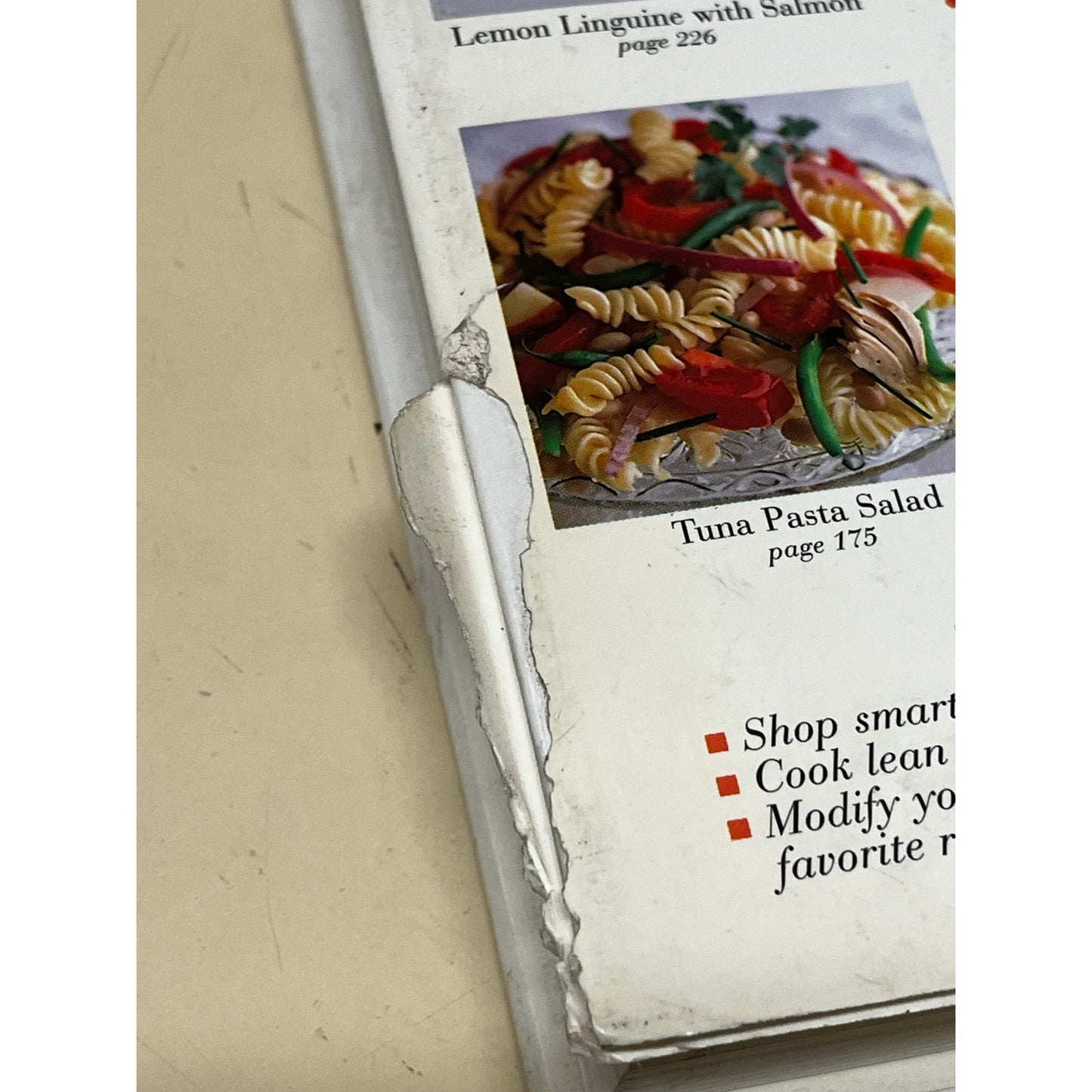 Low-Fat Living Cookbook: 250 Easy, Great-Tasting Recipes