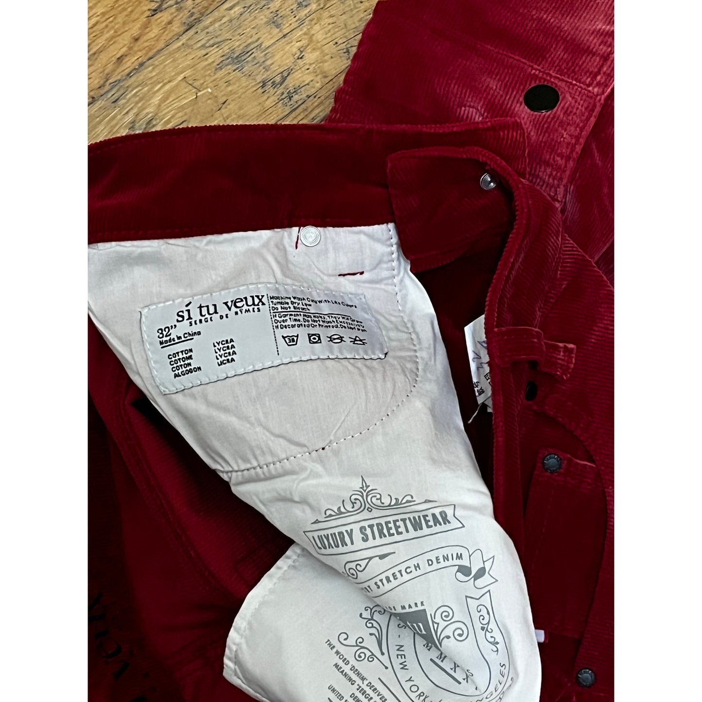 Si Tu Veux Cherry Red Superstack Men’s Jean’s Size 32