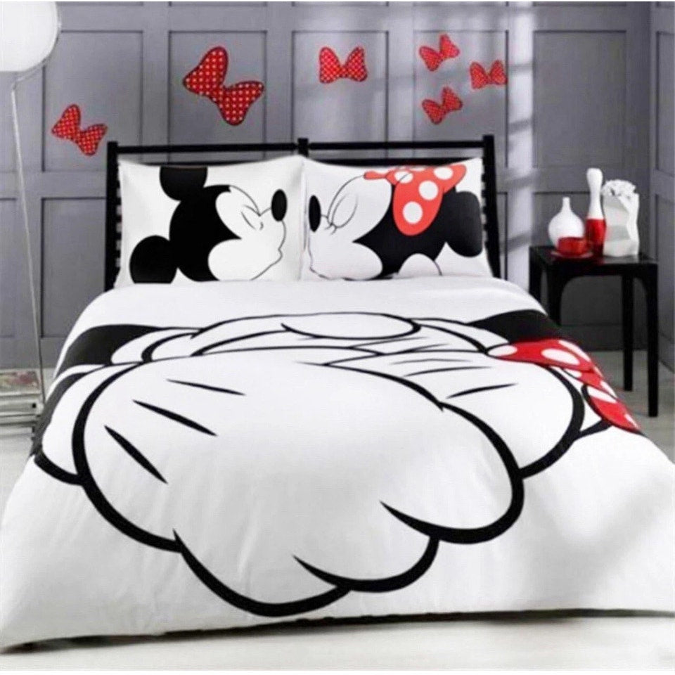 Mickey Mouse Couple 3 pcs 51X75X2 fitted Sheet With Zipper