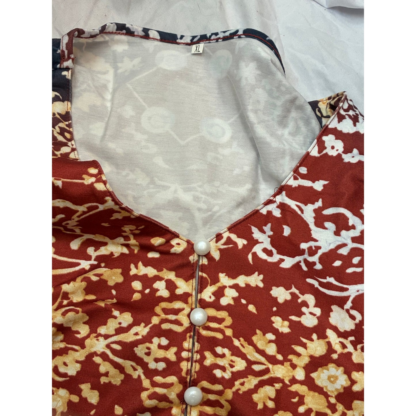 long-sleeve V-neck blouse with a bohemian floral pattern Size L