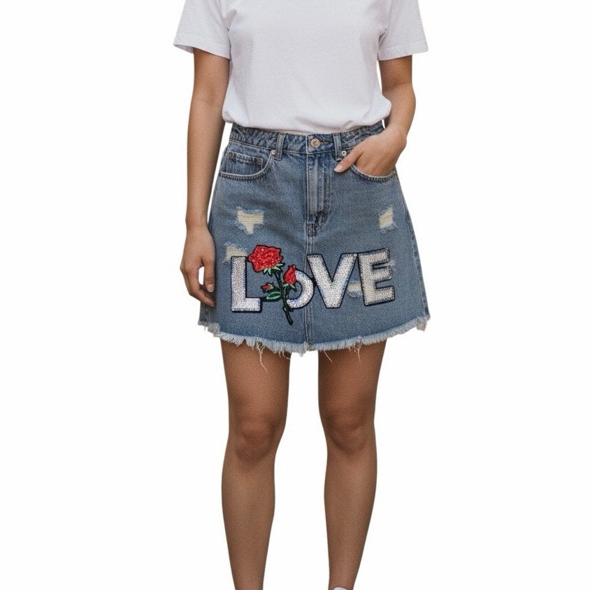 Signature 8 Women’s Blue Skirt Size Medium With Love In The Front
