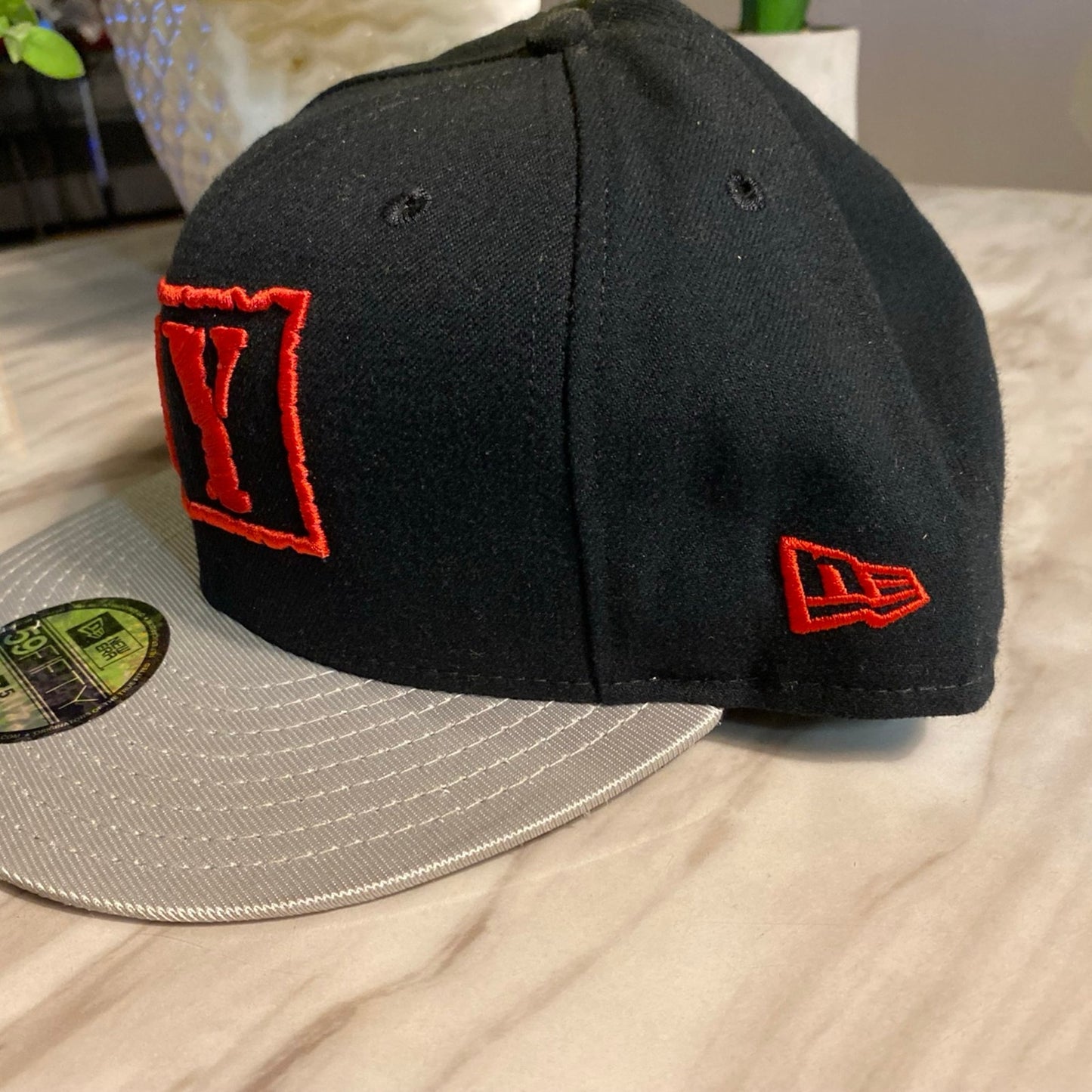 New Era Hat Size 7 5/8 Black/Sliver/Red NY
