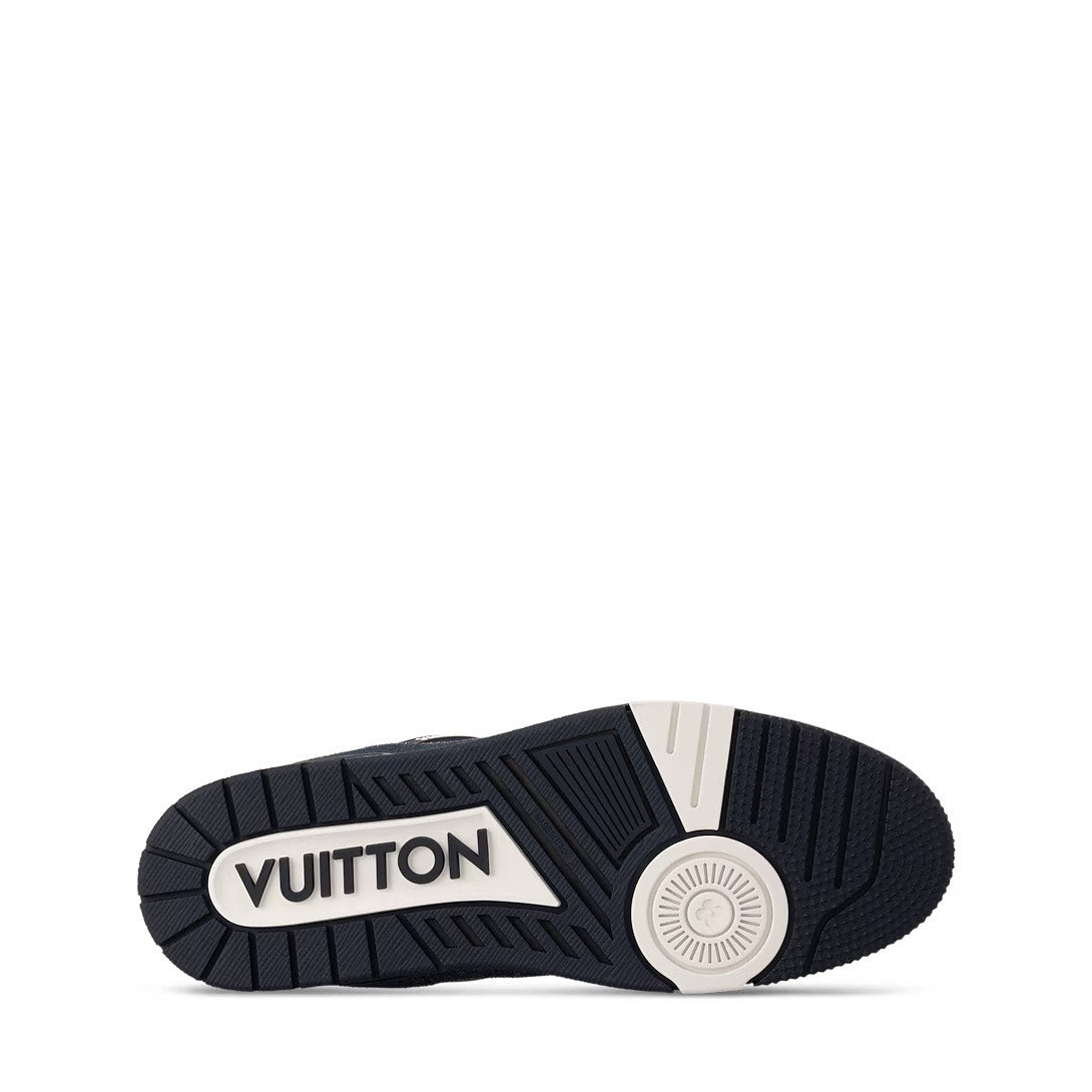 1AHT43
LV Trainer Sneaker Size 090