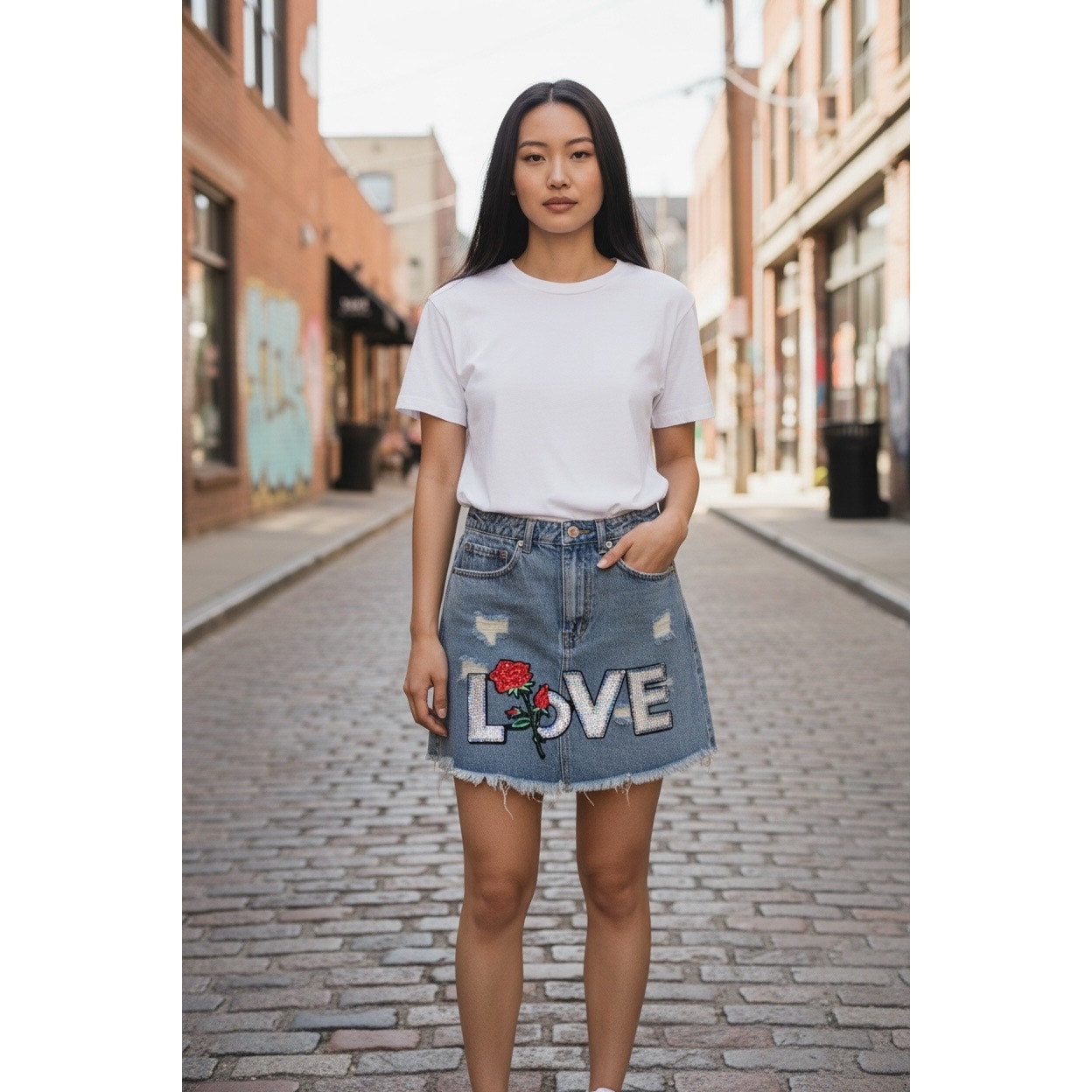 Signature 8 Women’s Blue Skirt Size Medium With Love In The Front