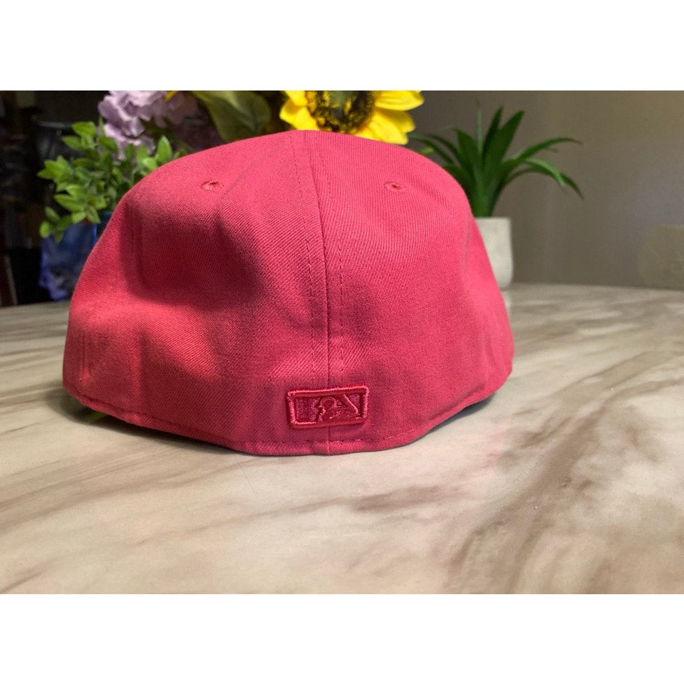 New Era Hat Size 7 1/2 Pink & Black Yankee