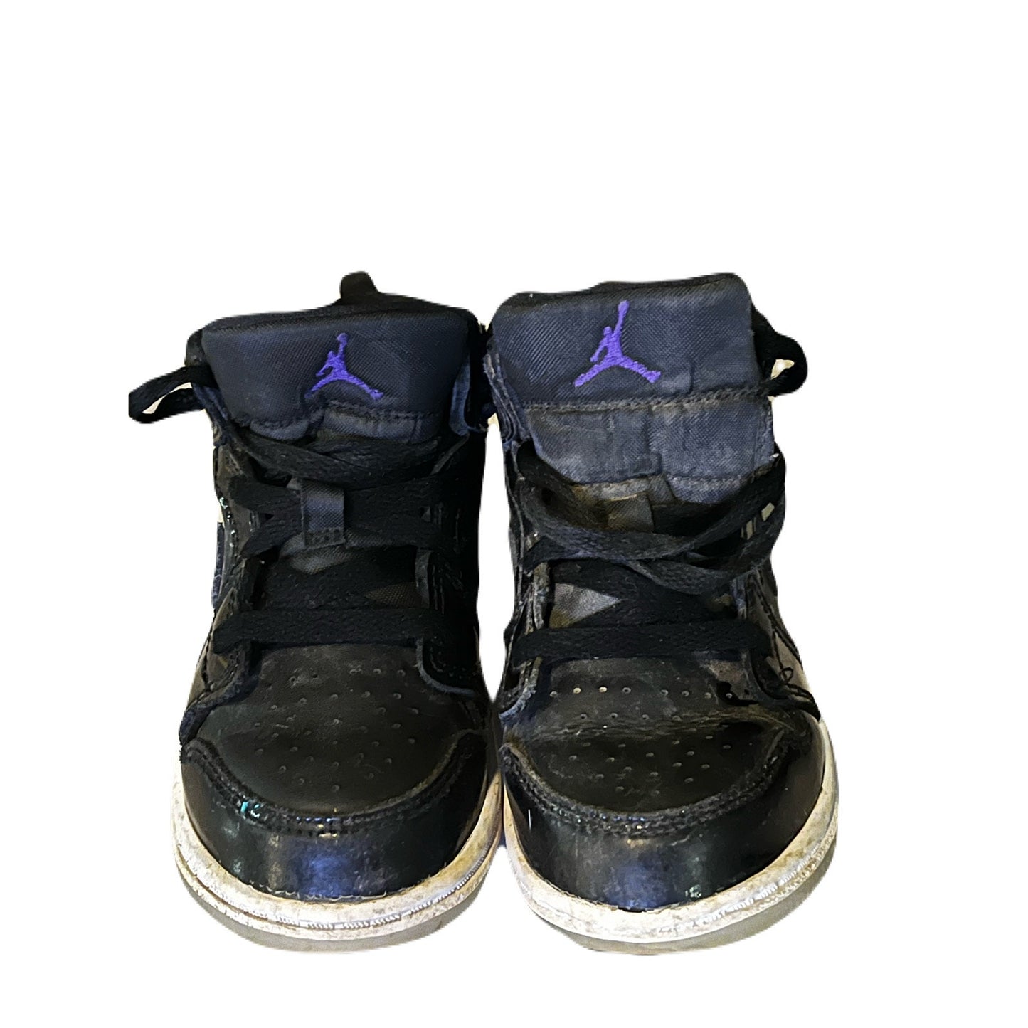 TODDLER JORDAN 1 MID SE
Boys – Black/Dark Concord-white Size 10C