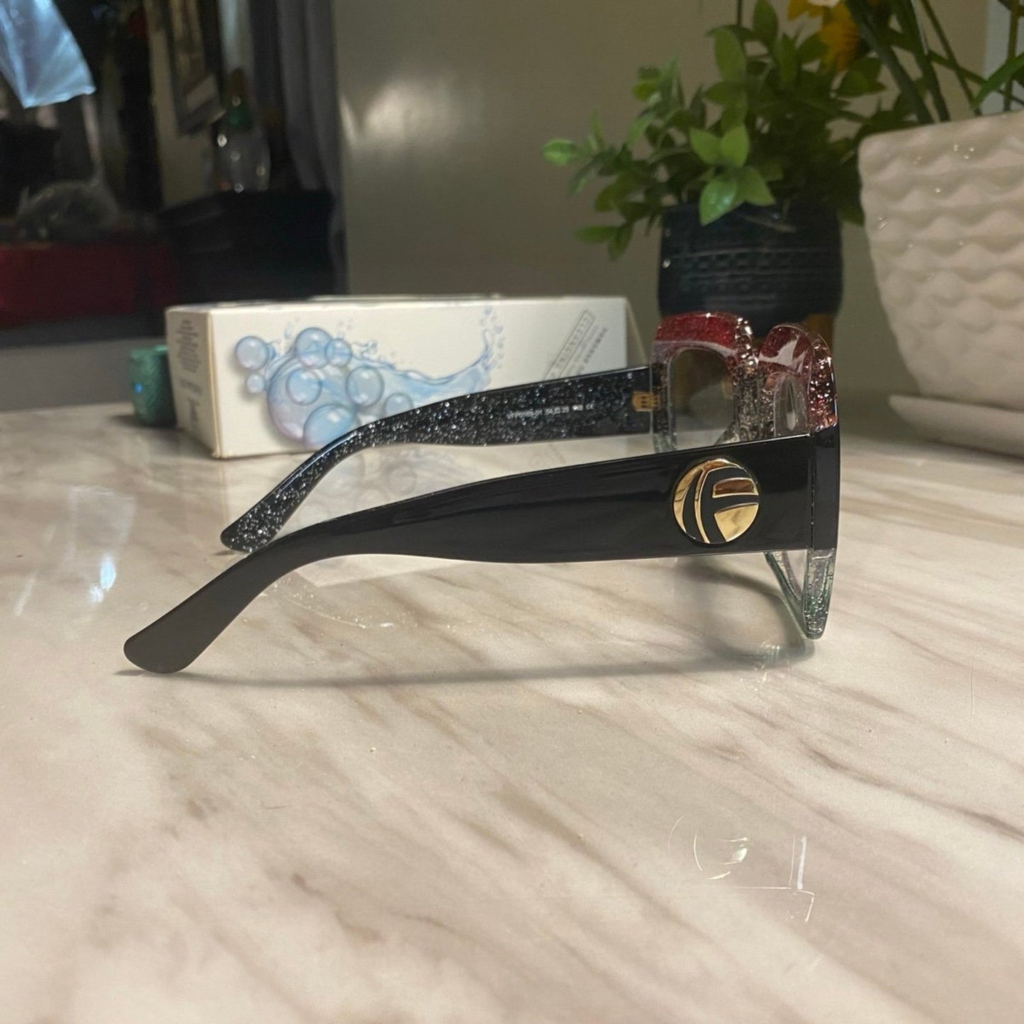 womans sunglasses