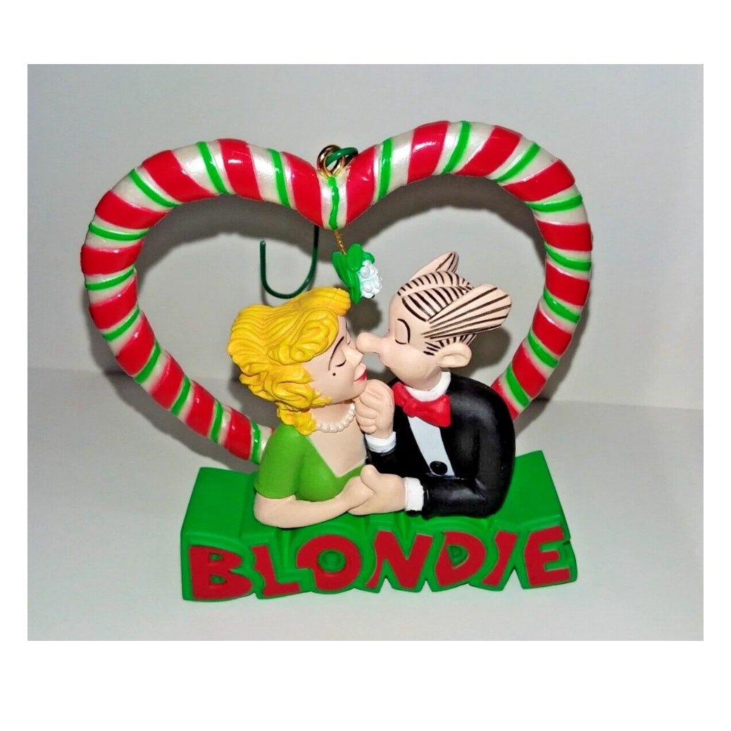 1999 Carlton Cards Heirloom Collection BLONDIE & DAGWOOD "Smooch" Xmas ornament