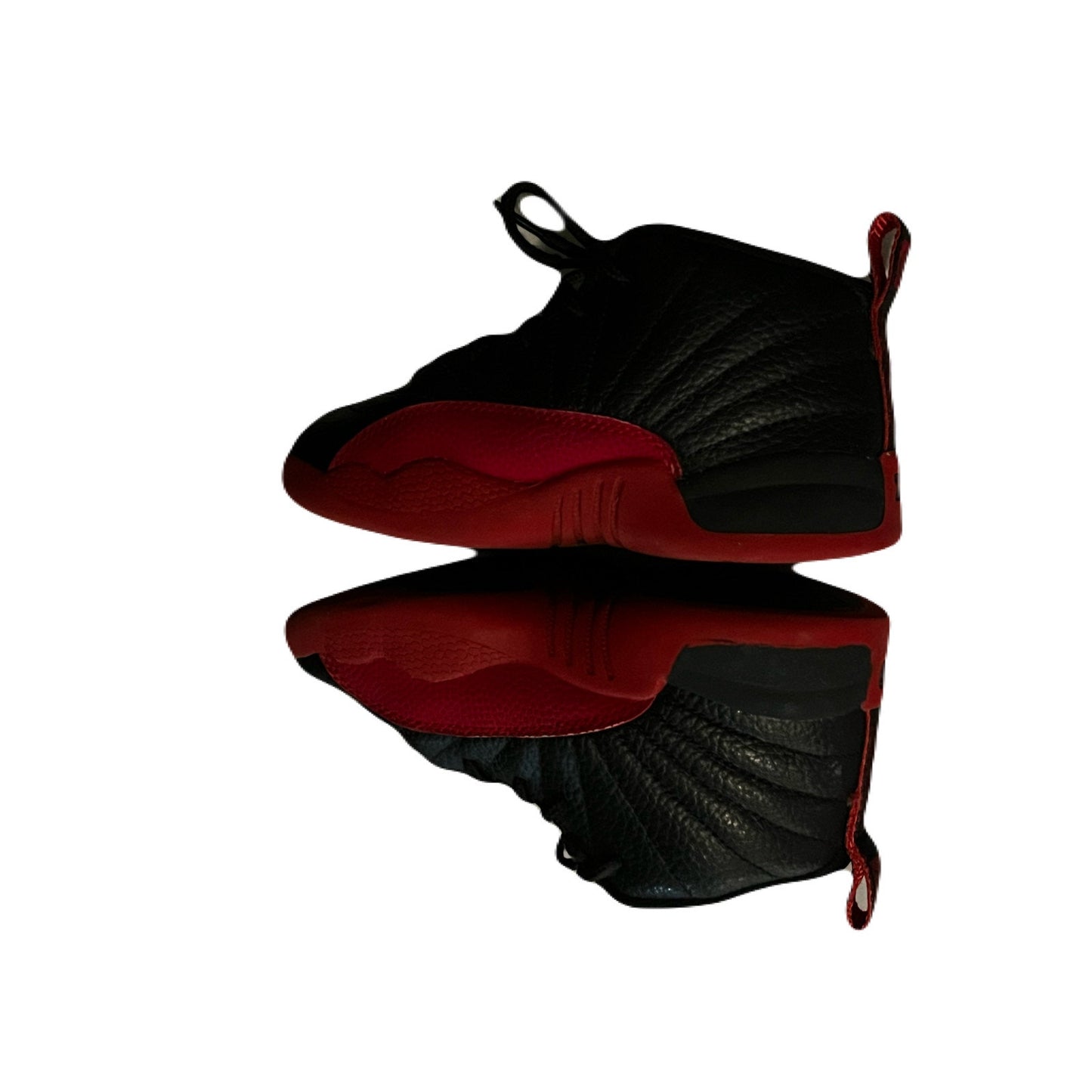 AIR JORDAN 12 RETRO FLU GAME LIFESTYLE SHOE SIZE 10C
