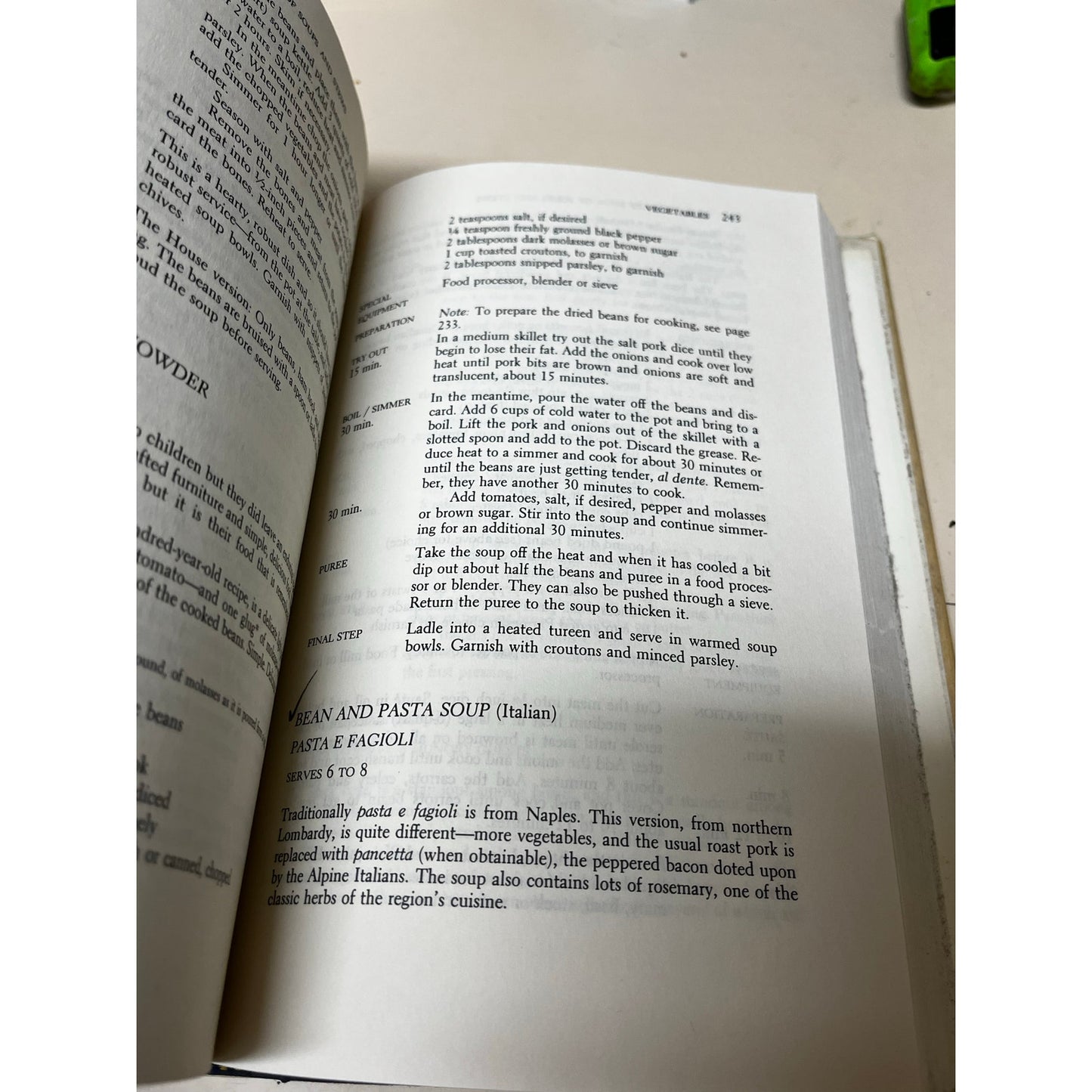 Bernard Clayton
Complete Book of Soups and Stews
