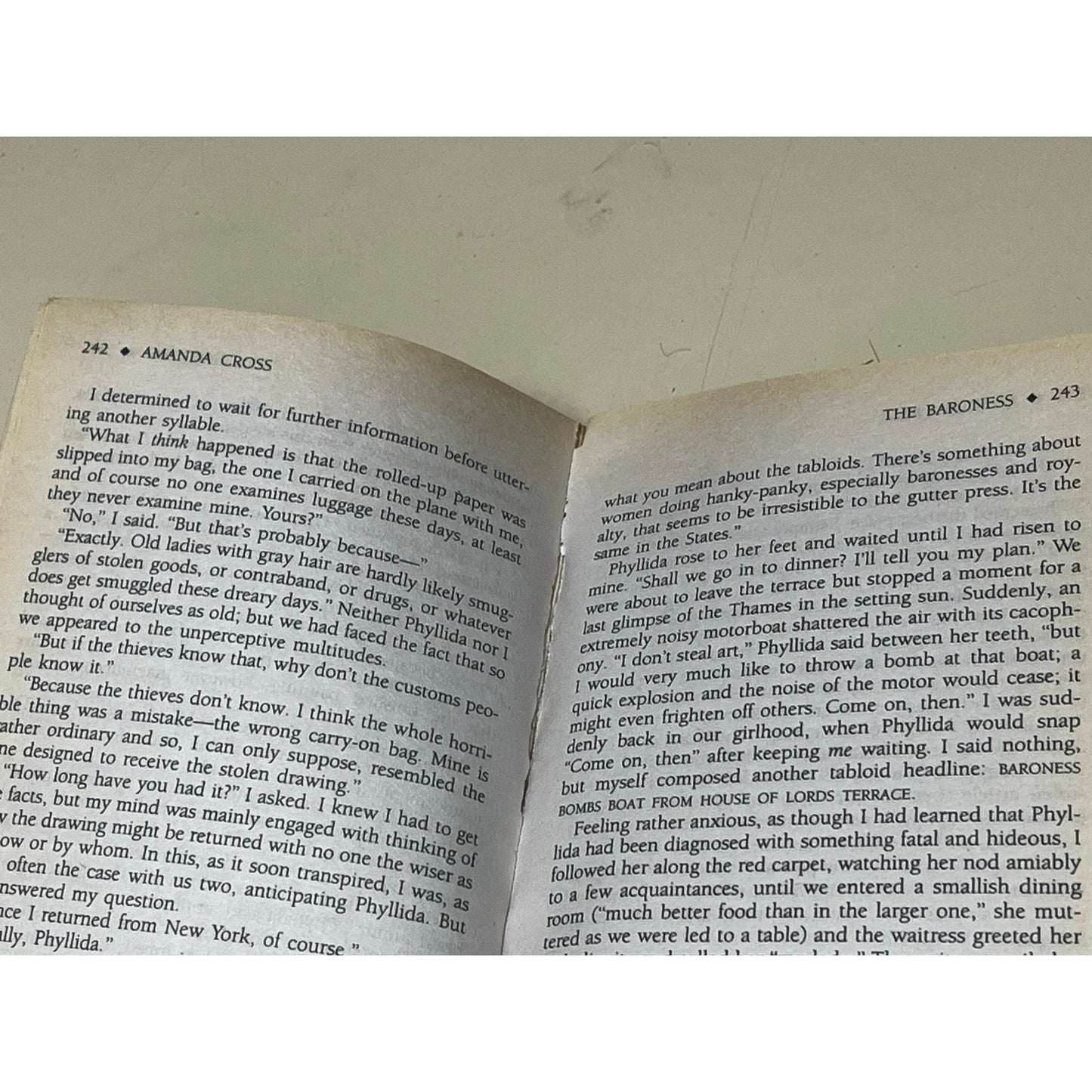 Women On The Case By Sara Paretsky Paper back