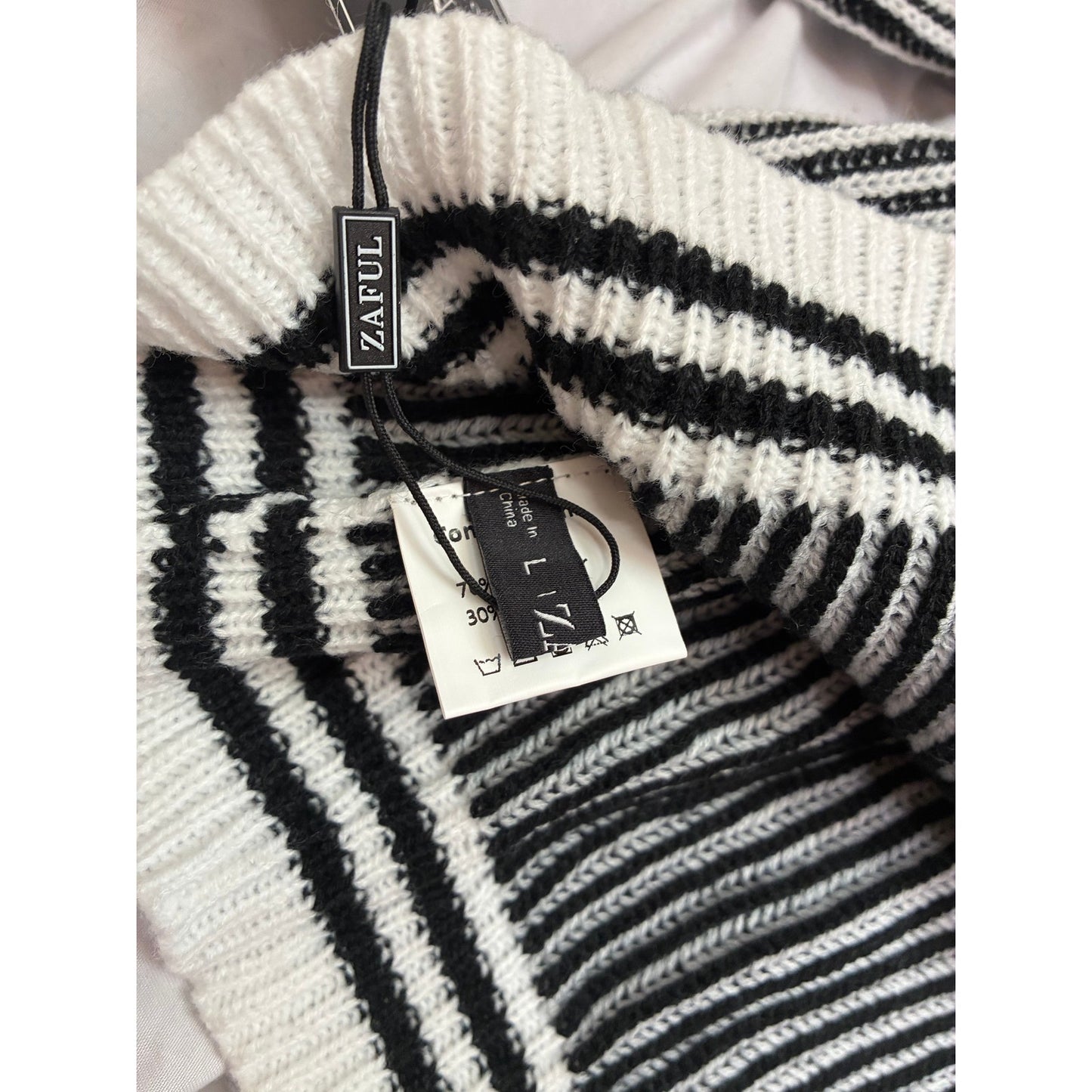 Zaful Women’s Crop Top Cardigan Black Size Large