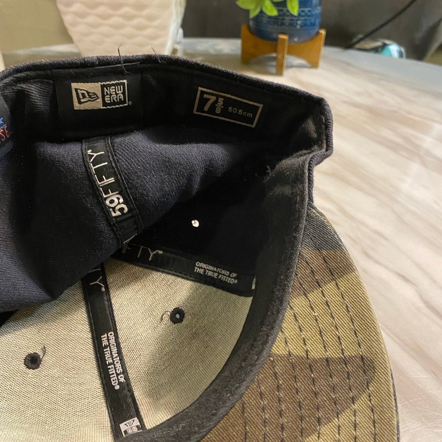 Yankee New Era Hat Size 7 5/8 Black/Red/Army