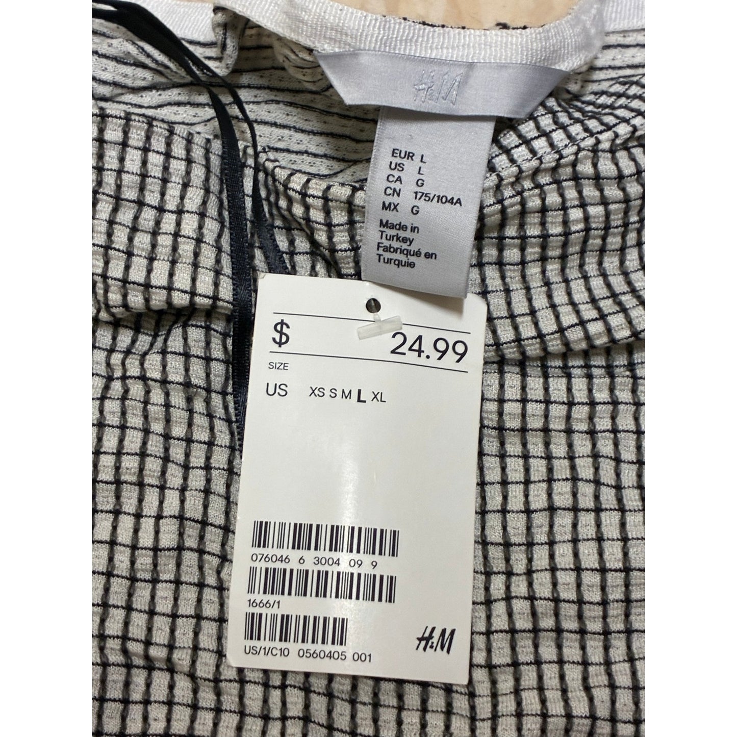 H & M Women’s Long Sleeve Dress Shirt Size Large