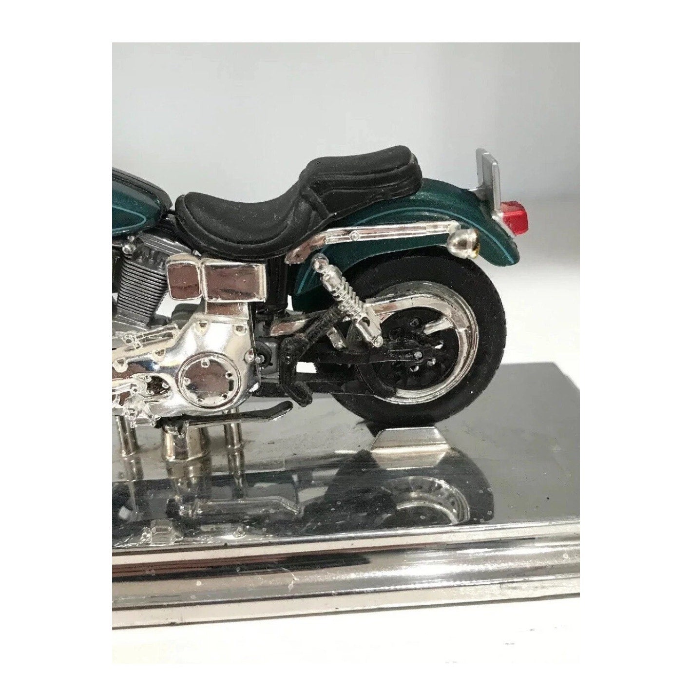 2000 HARLEY DAVIDSON FXDL DYNA LOW RIDER 1:18 Scale Diecast Model by Maisto