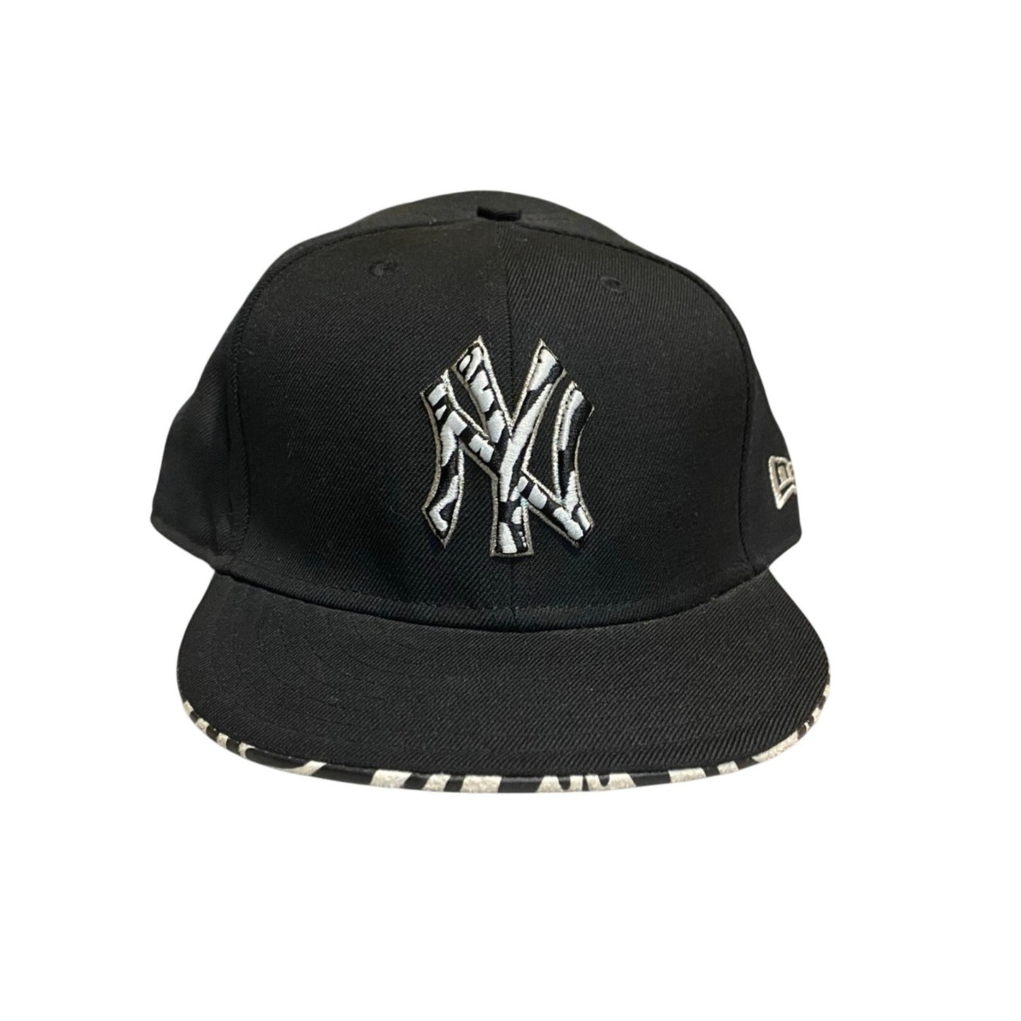 New Era Hat Size 7 3/4 Black & White Yankee