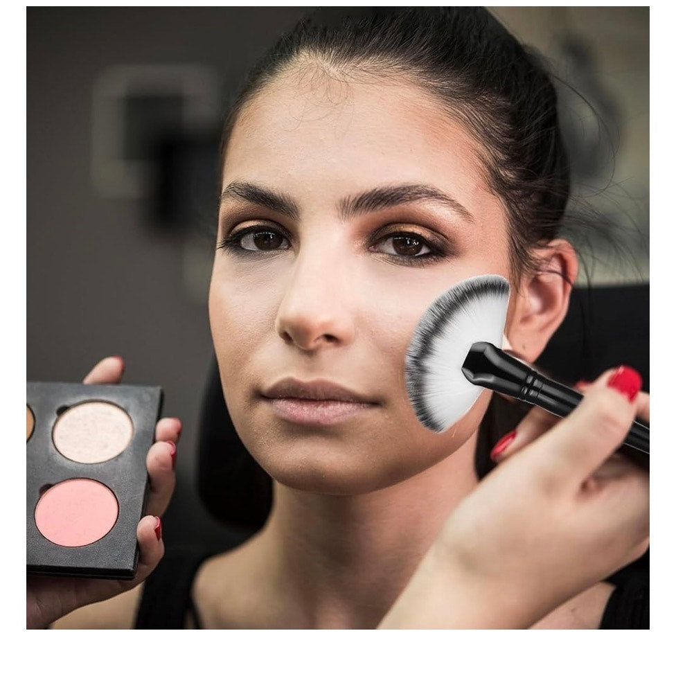 2 Pcs Facial Fan Brush, Fluffy Fan Makeup Brush Soft Finishing Powder Brush