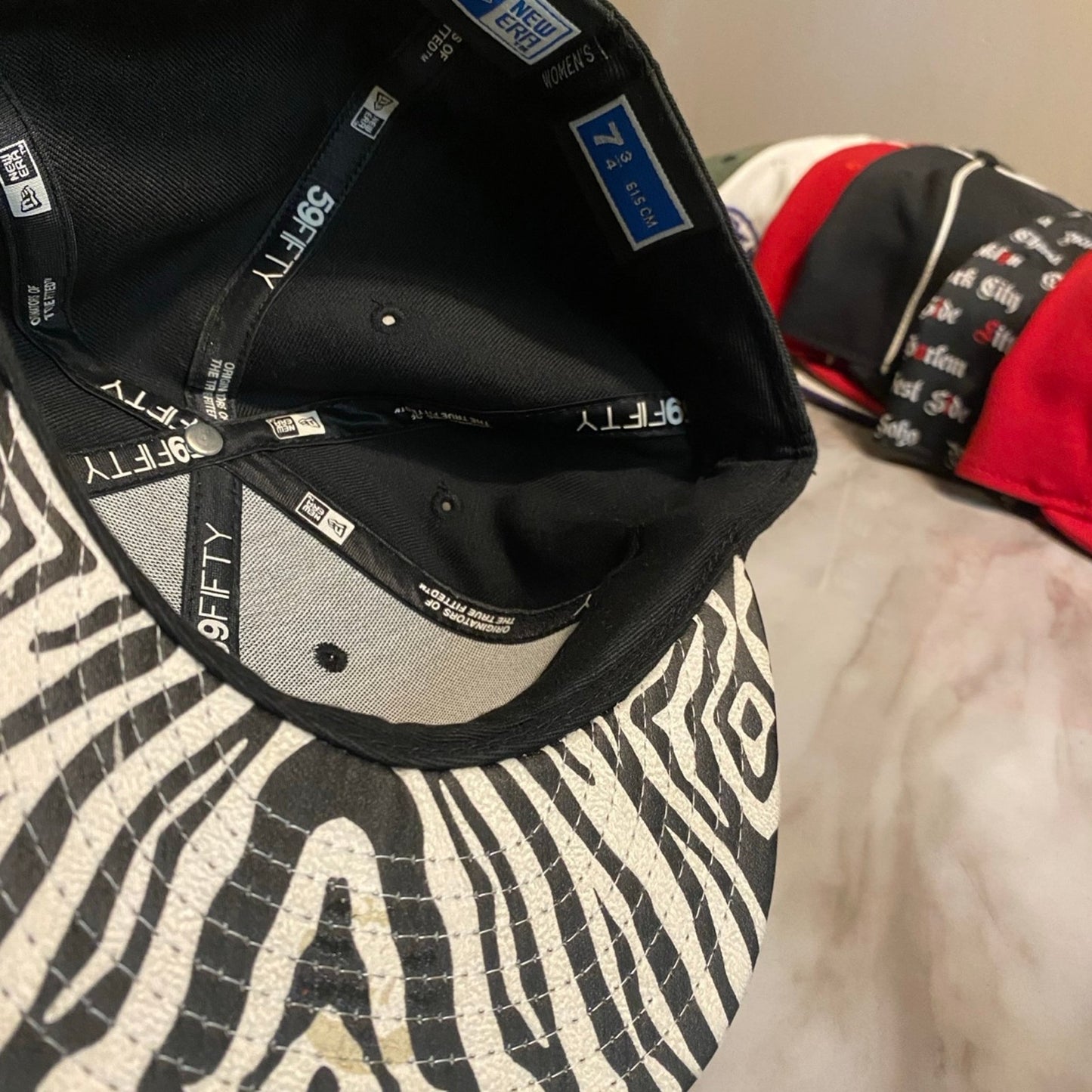 New Era Hat Size 7 3/4 Black & White Yankee