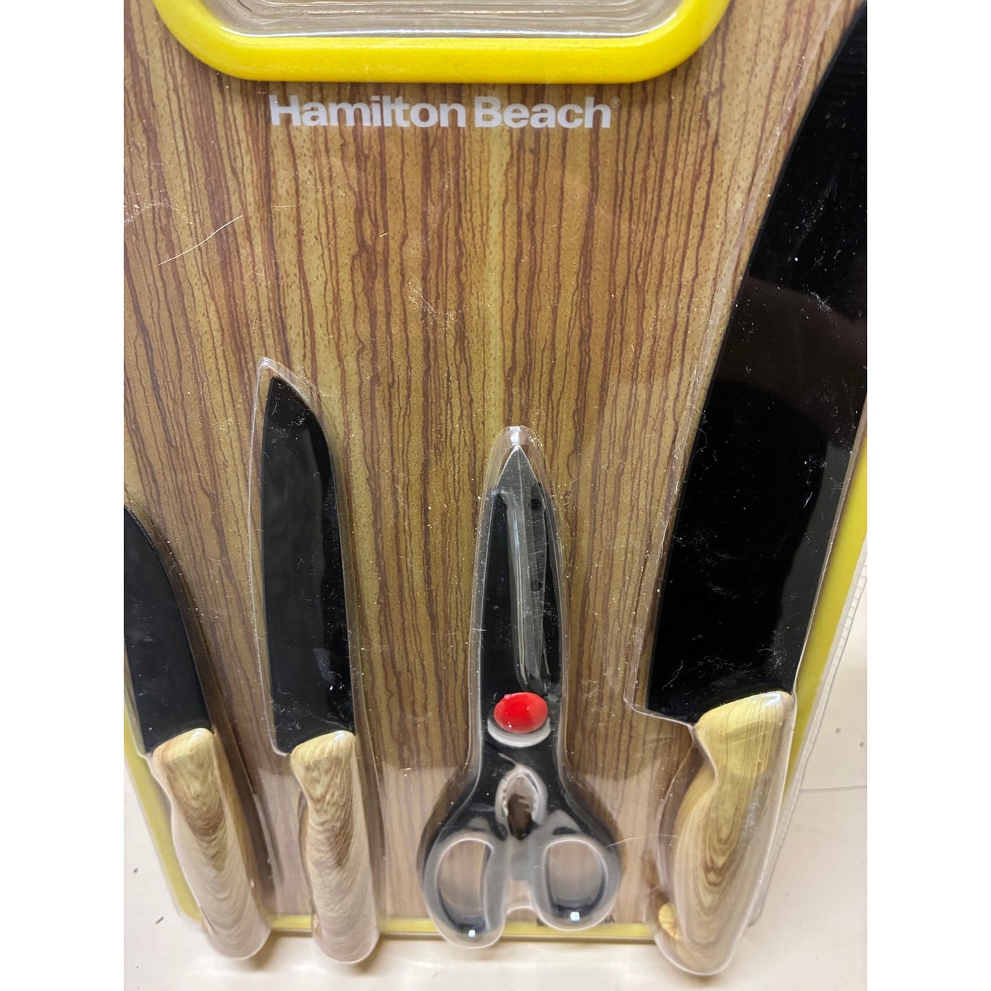 Hamilton Beach kitchen knife and cutting board set