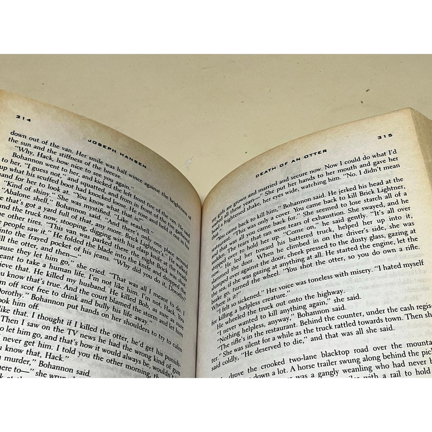 Murder On Main Street : 40 Tales of Small-Town Crime Paper book