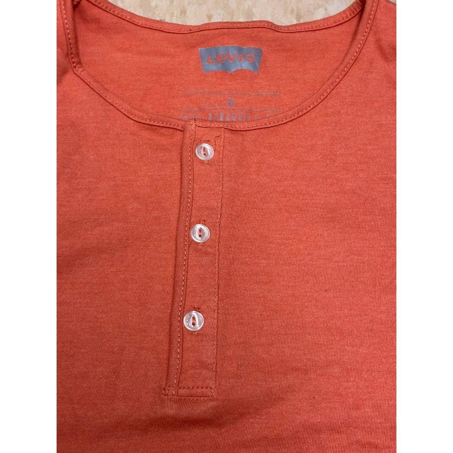 Levi’s Peach Men’s 3 Buttons Down Size XL