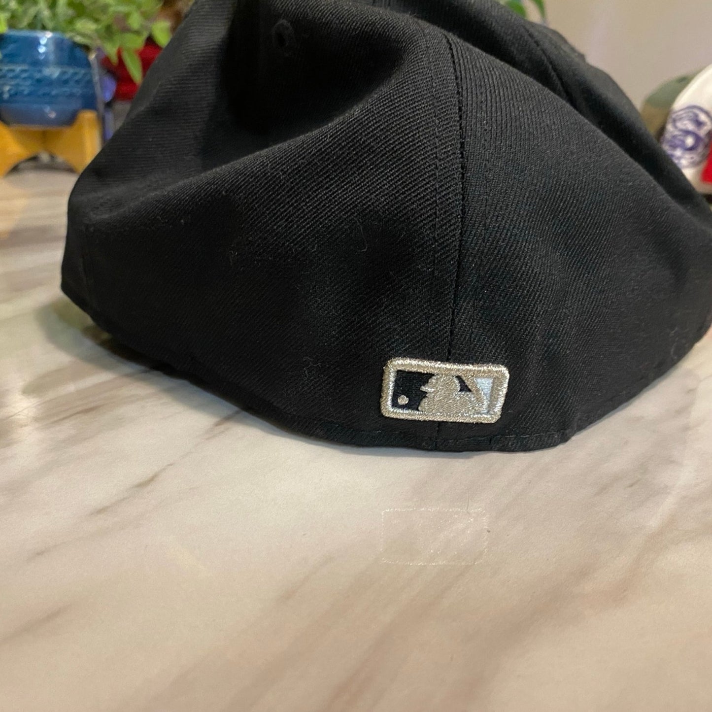 New Era Hat Size 7 3/4 Black & White Yankee