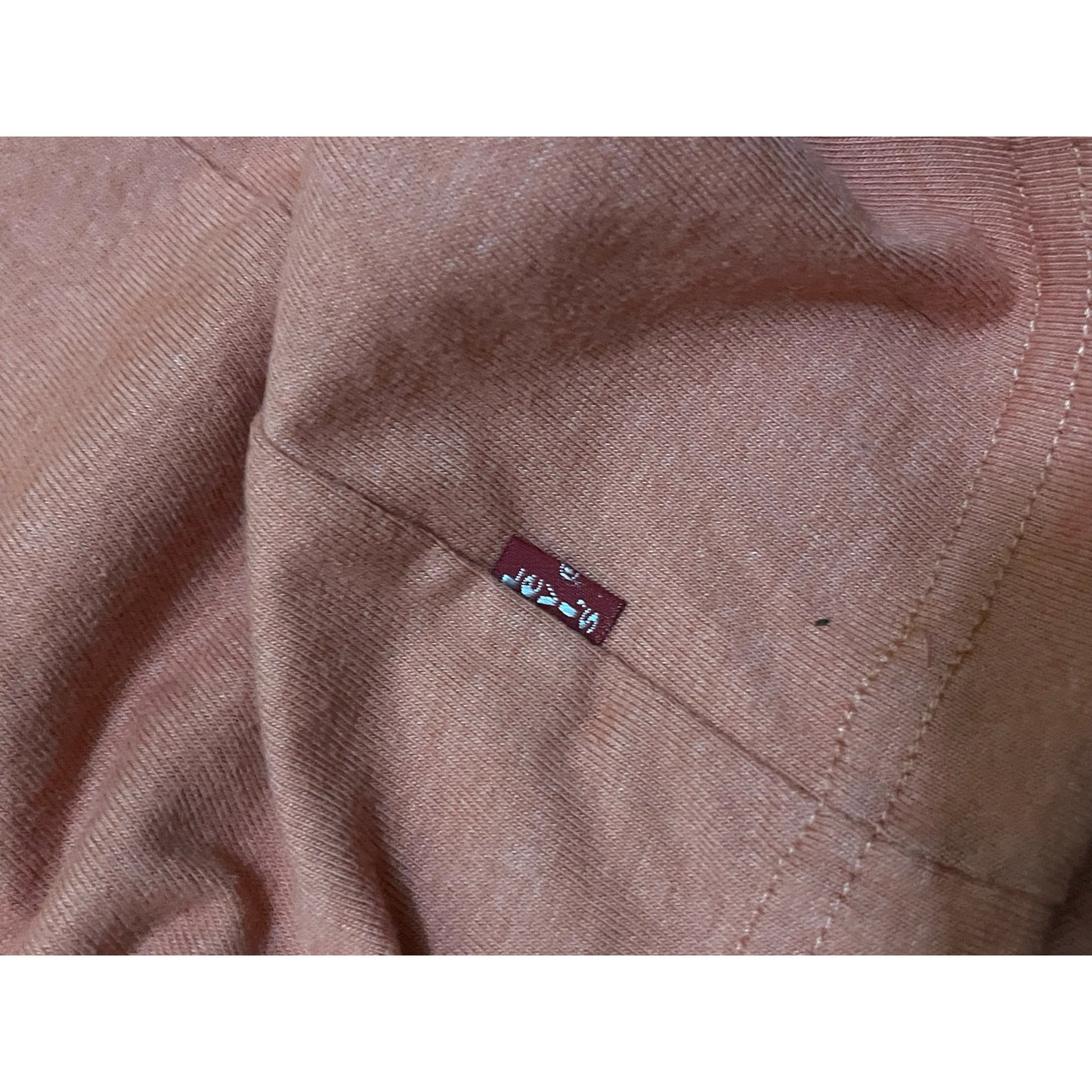 Levi’s Men’s Peach Top With 3 Buttons On It Size X-Large