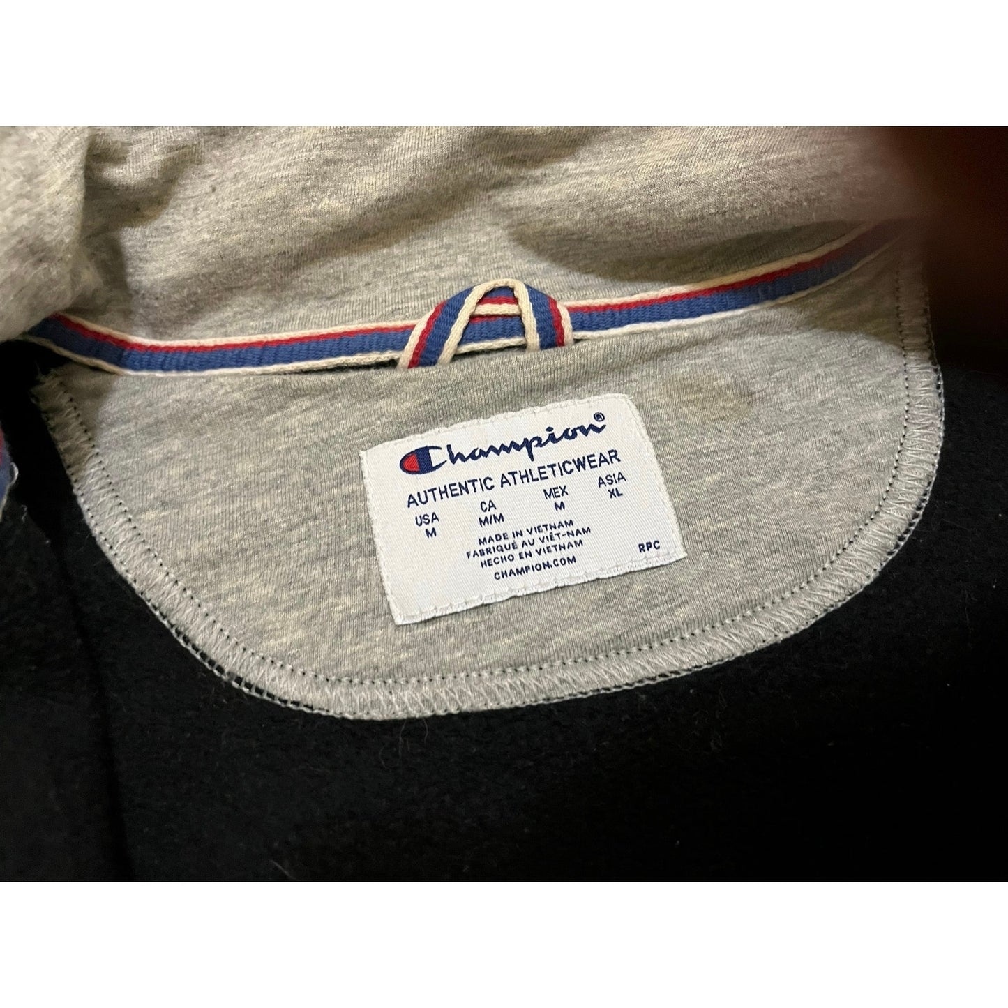 Champion Men’s Black CrewNeck Sweater Size Medium