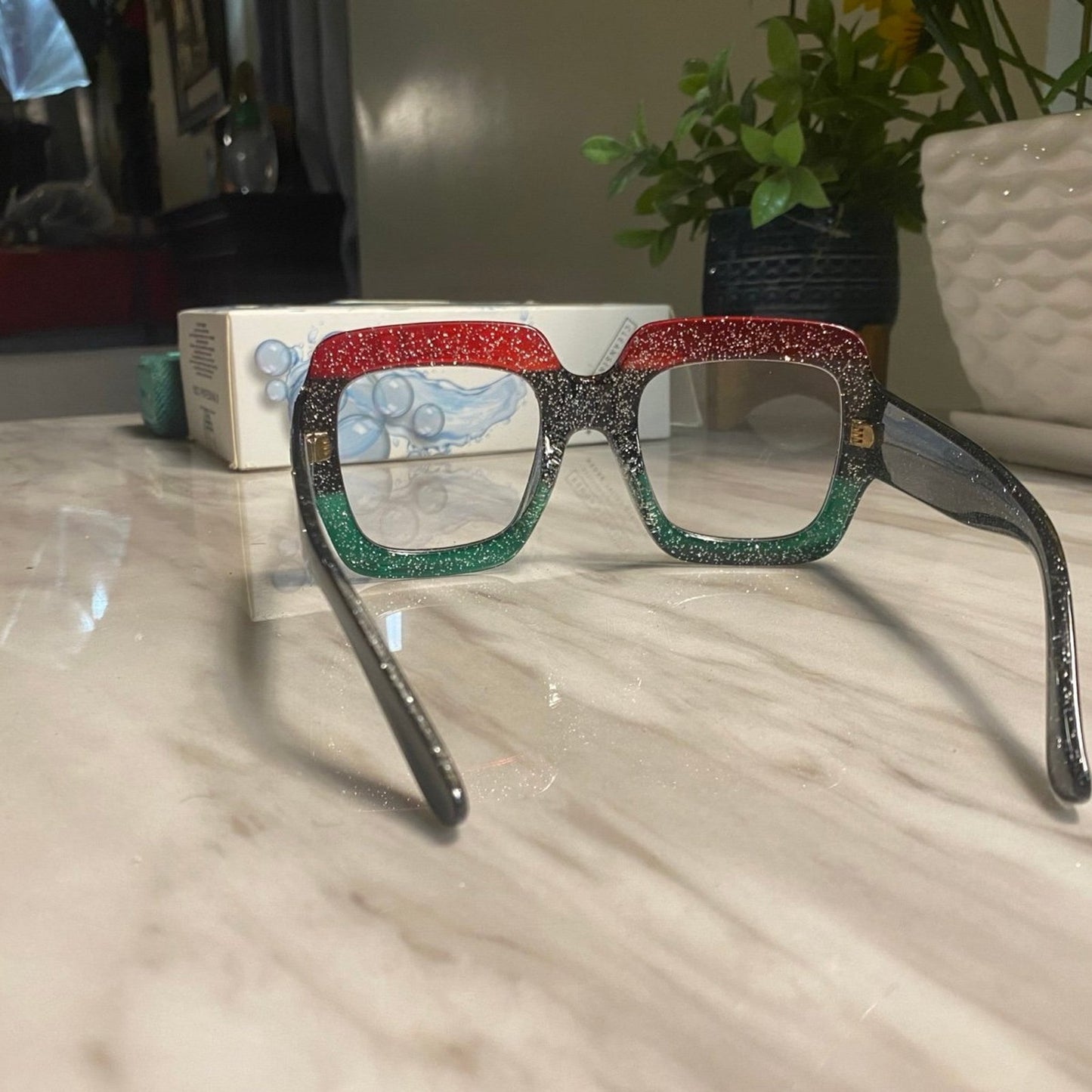 womans sunglasses