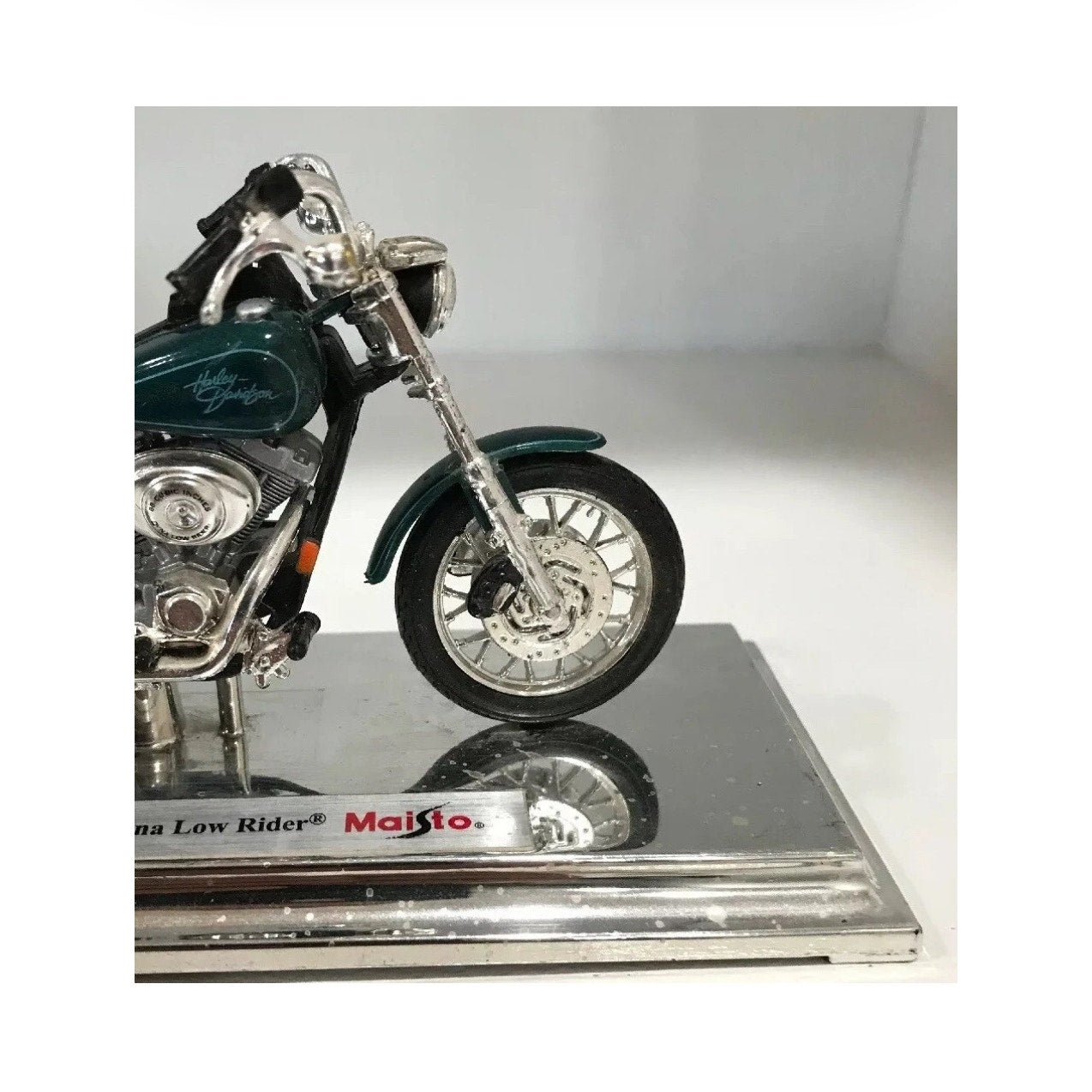 2000 HARLEY DAVIDSON FXDL DYNA LOW RIDER 1:18 Scale Diecast Model by Maisto