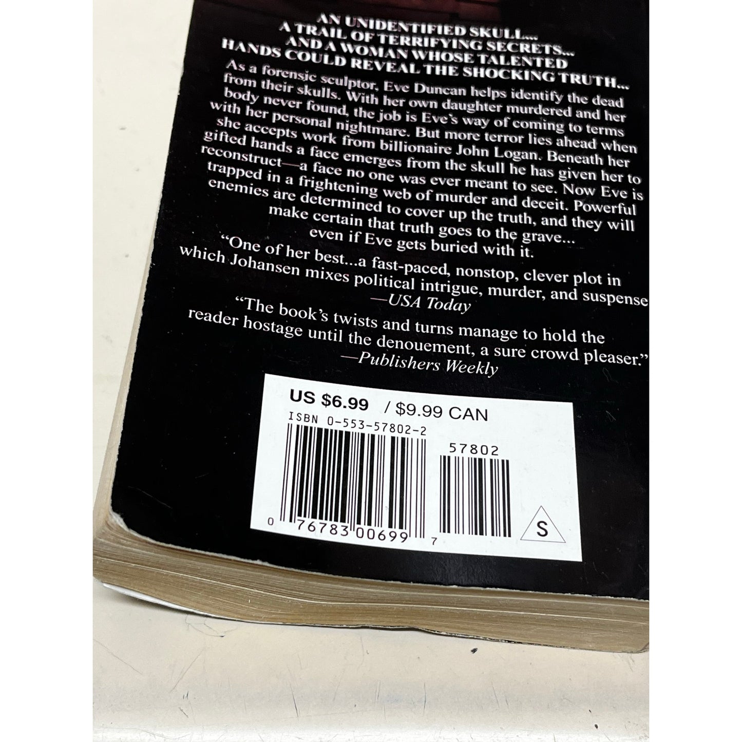 The Face of Deception By Iris Johansen Paper Book