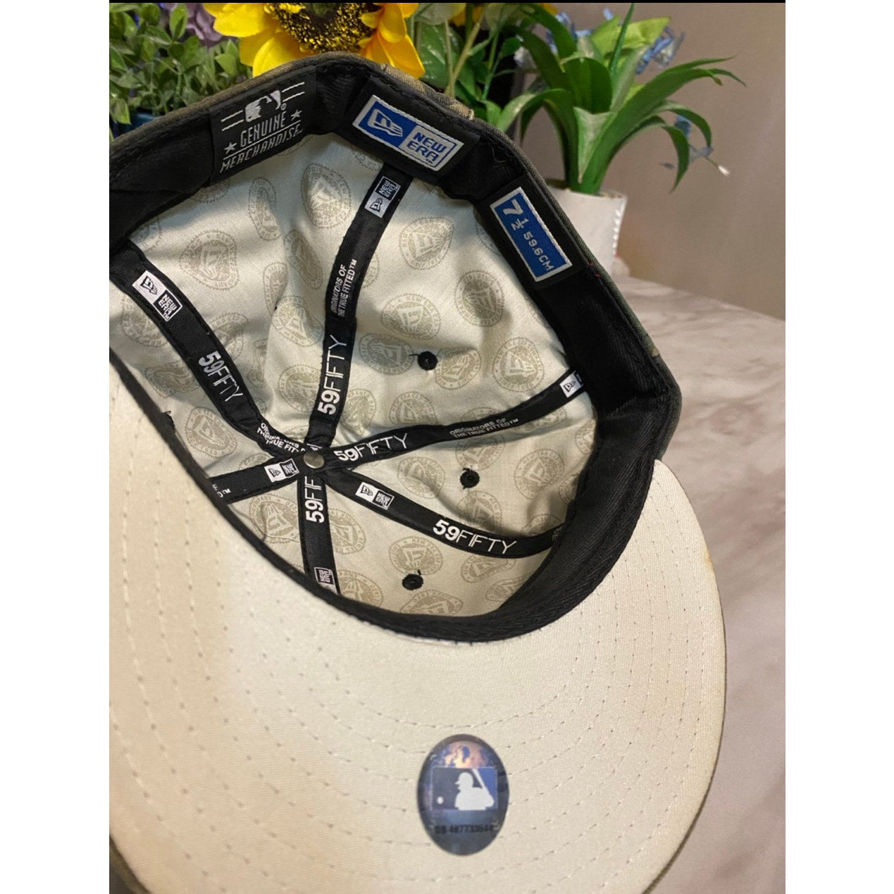 New Era Hat Size 7 1/2 Army & Black Yankee