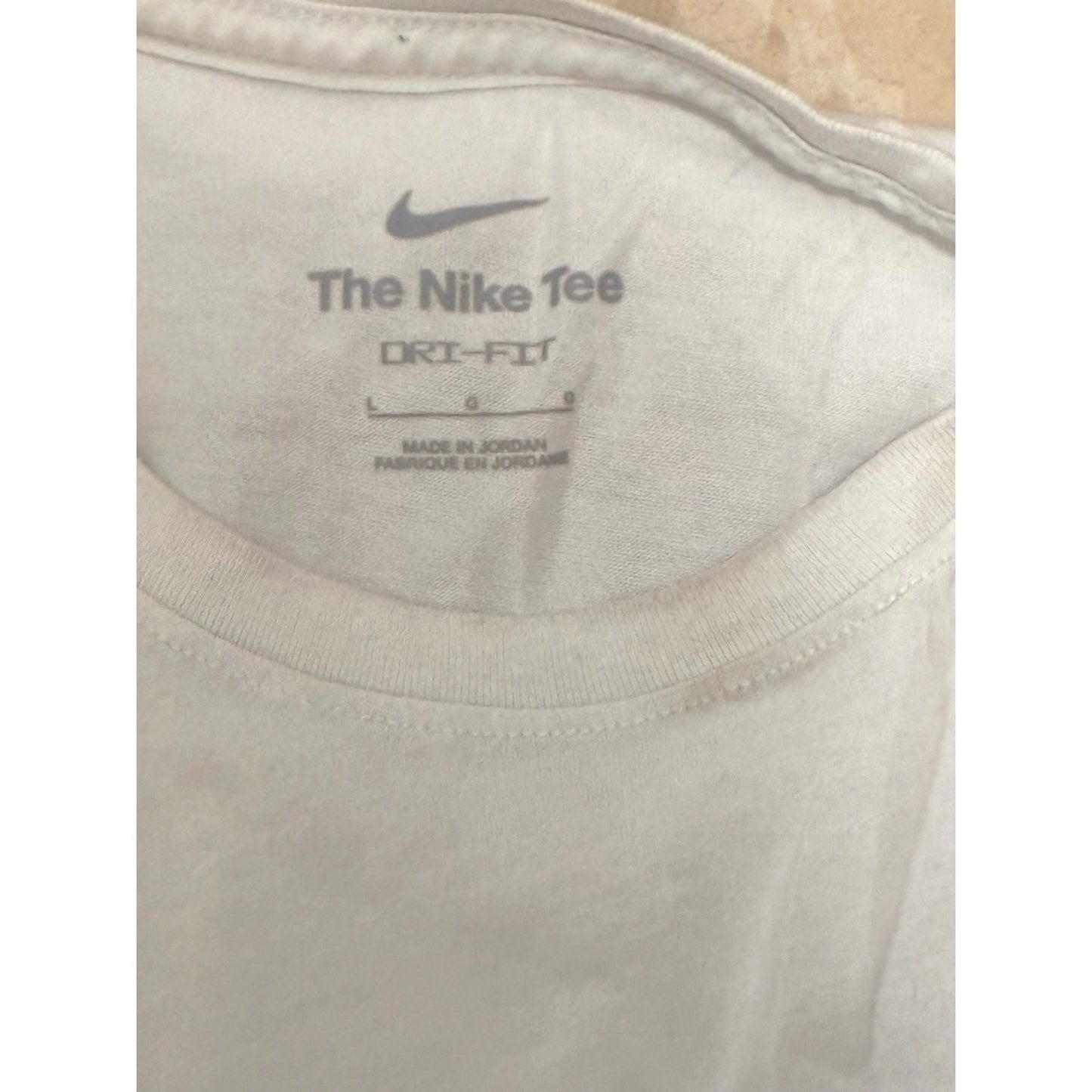 The Nike Tree C4 Smart Energy White Men’s T-Shirt Size Large