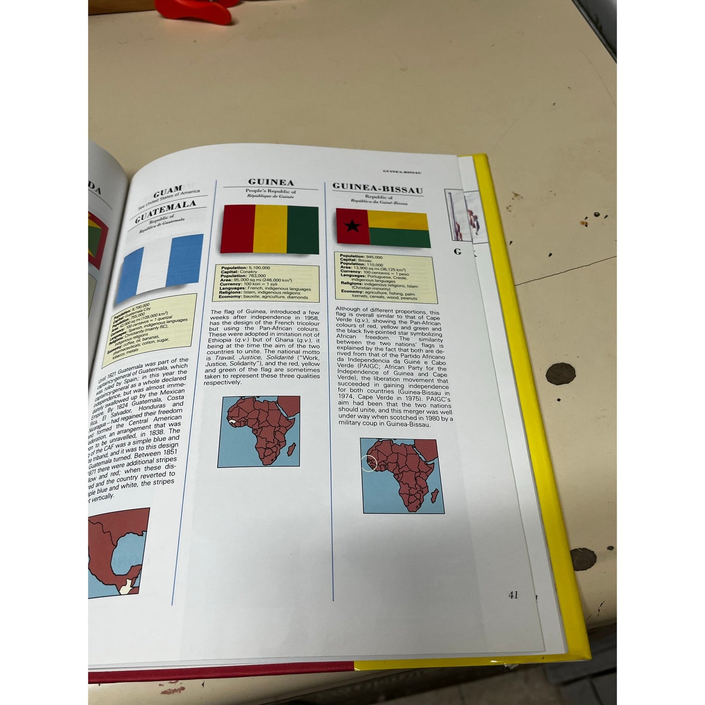 Flags of the World By Paul Barnett book