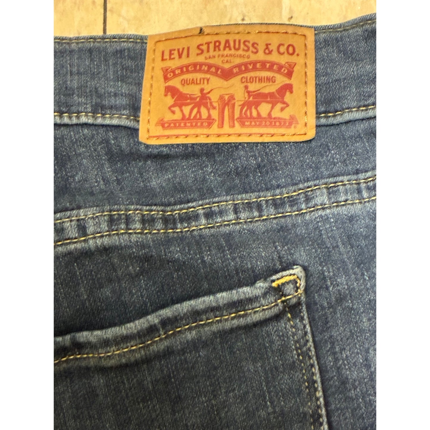Levi’s Women’s Jean’s Size 16W Good Condition