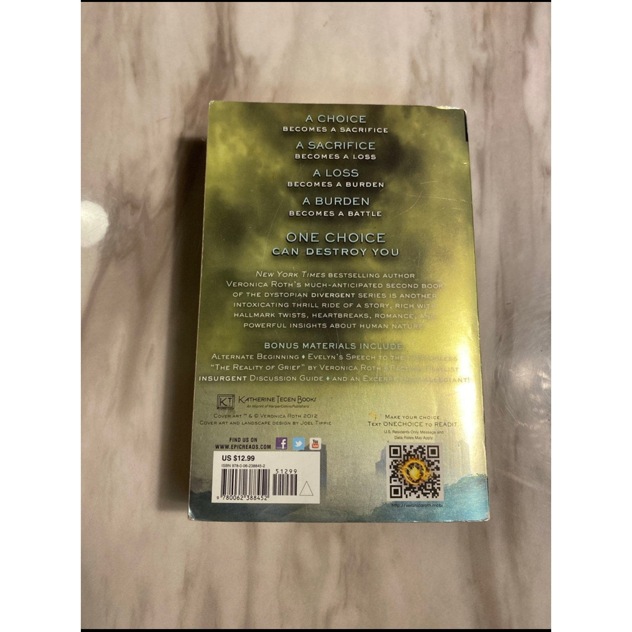 Insurgent by Veronica Roth Book