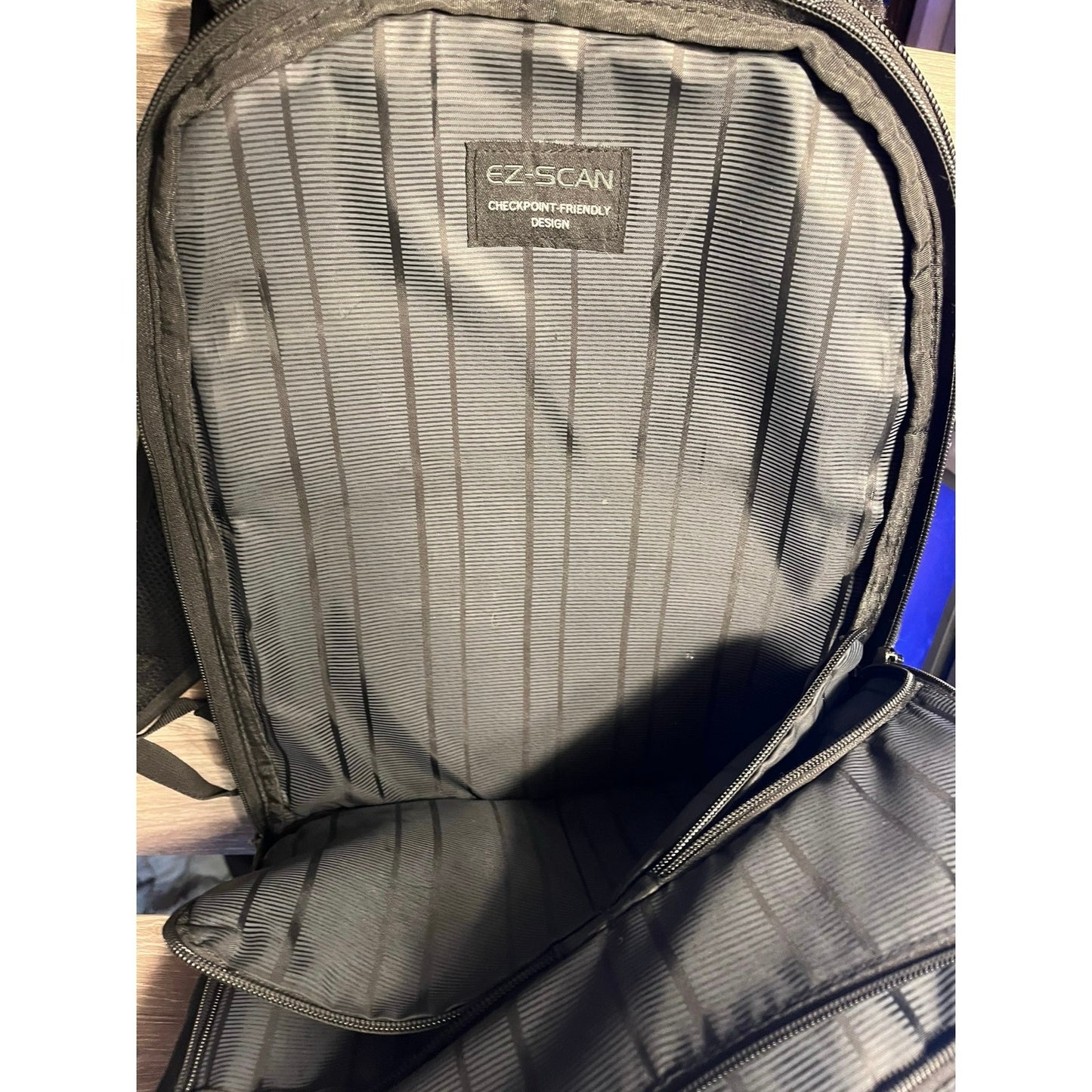 Kenneth Cole Reaction Black Backpackgggh  n ,;[\7*