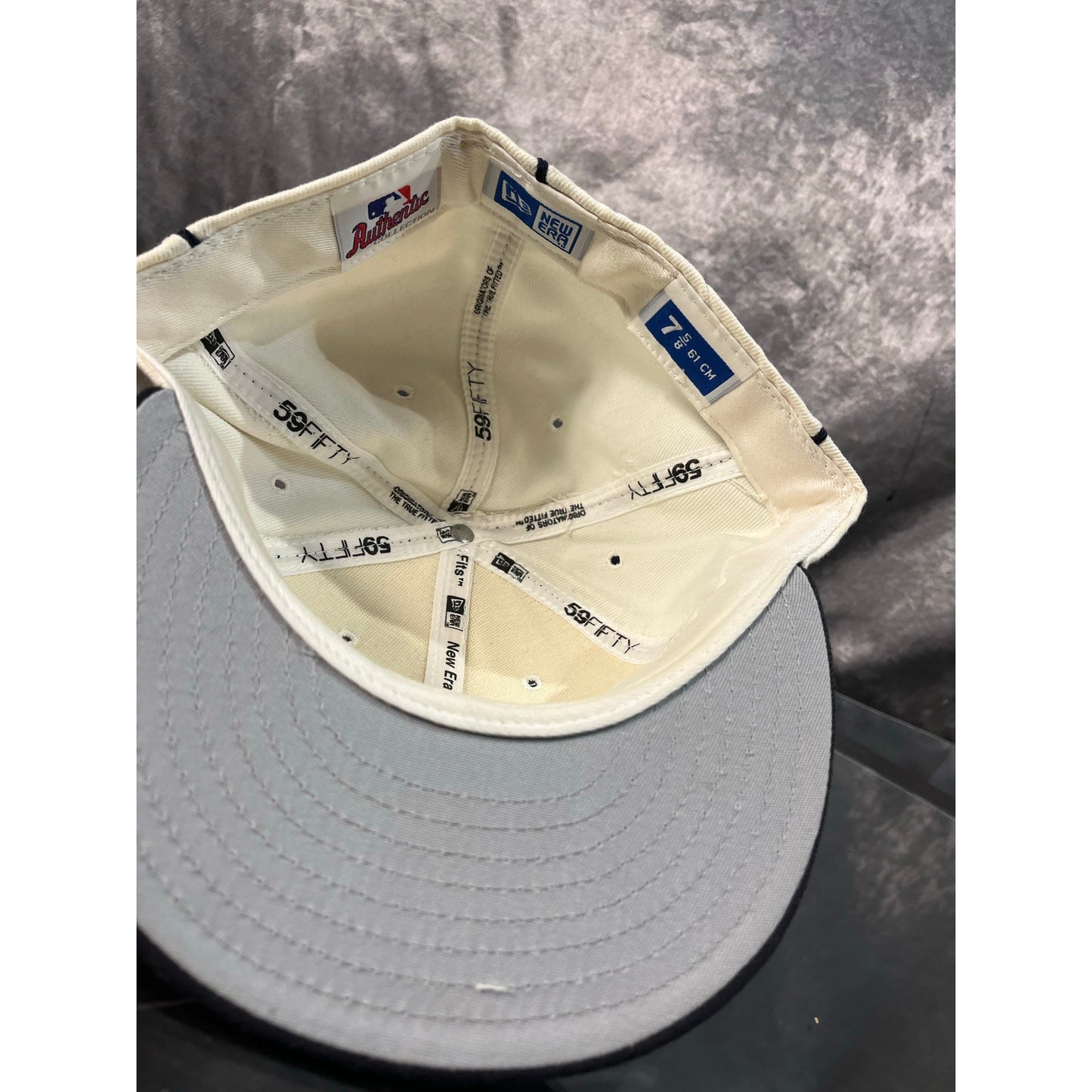 New Era Hat Size 7 5/8 White With Black Stripes