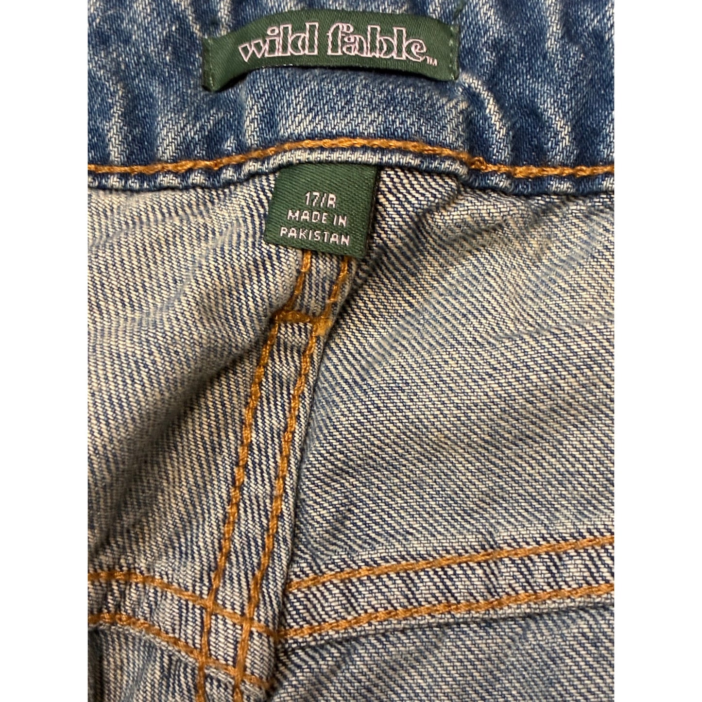 Wild Fable Women’s Low-Rise Baggy Jeans Size 17/R Light Blue Inseam 17/31”
