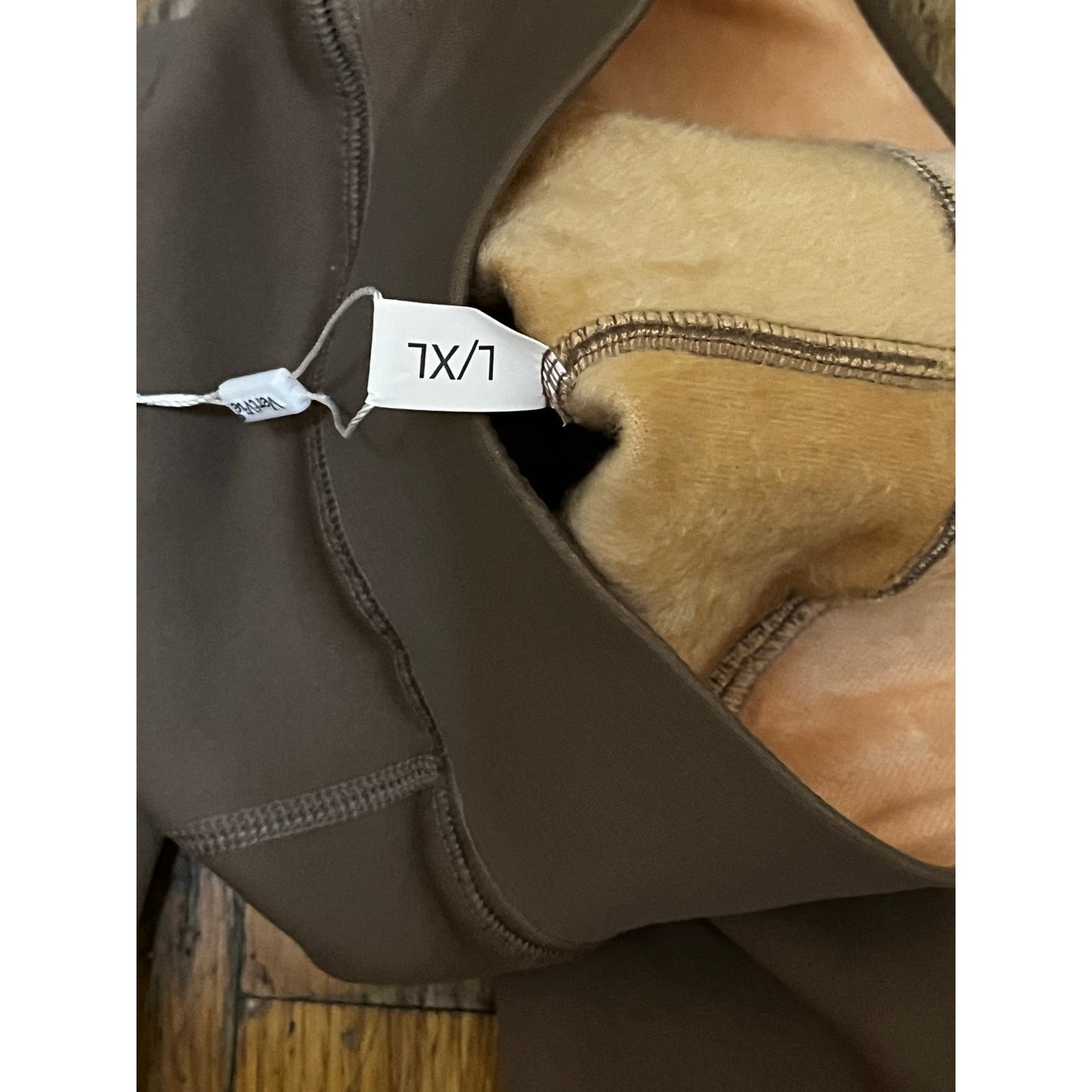 Vertvie Women’s Brown Leggings Size L/XL