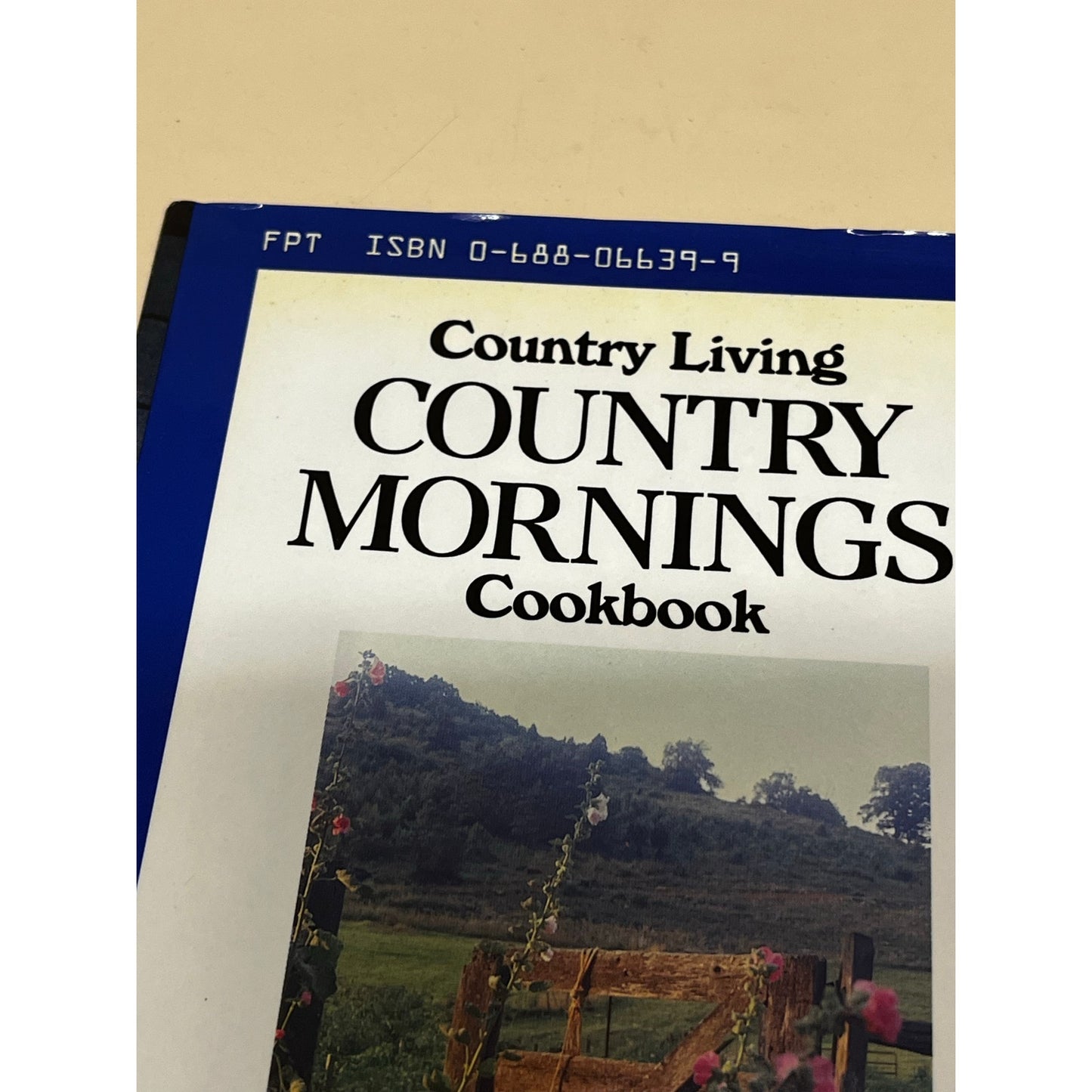 Pre-Owned Country Living Country Mornings Cookbook