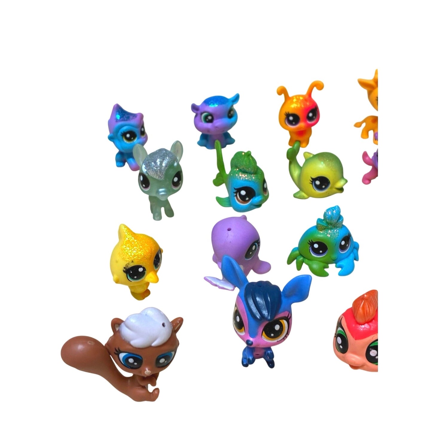 29 pcs collection of Hasbro Littlest Pet Shop (LPS) mini figures.