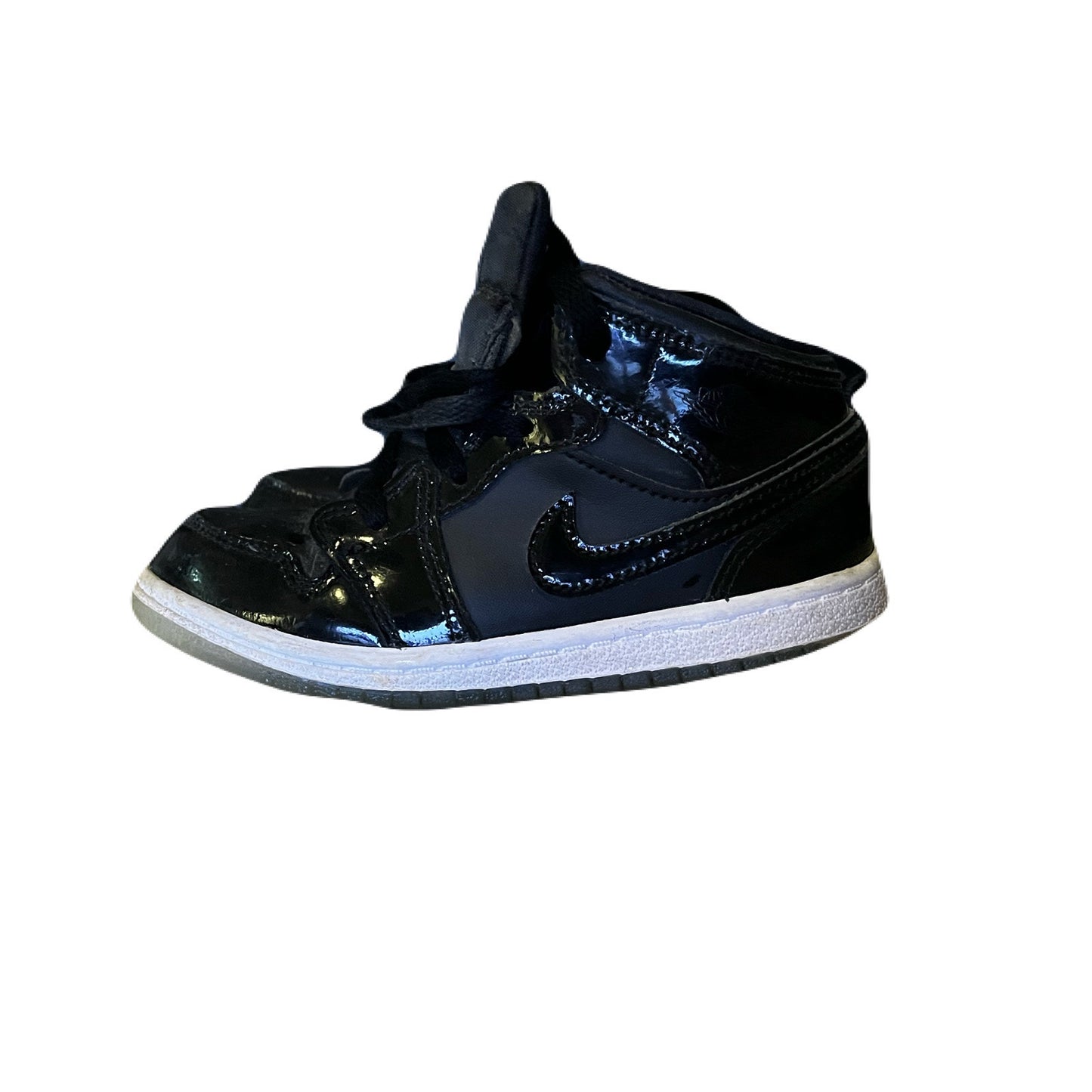 TODDLER JORDAN 1 MID SE
Boys – Black/Dark Concord-white Size 10C
