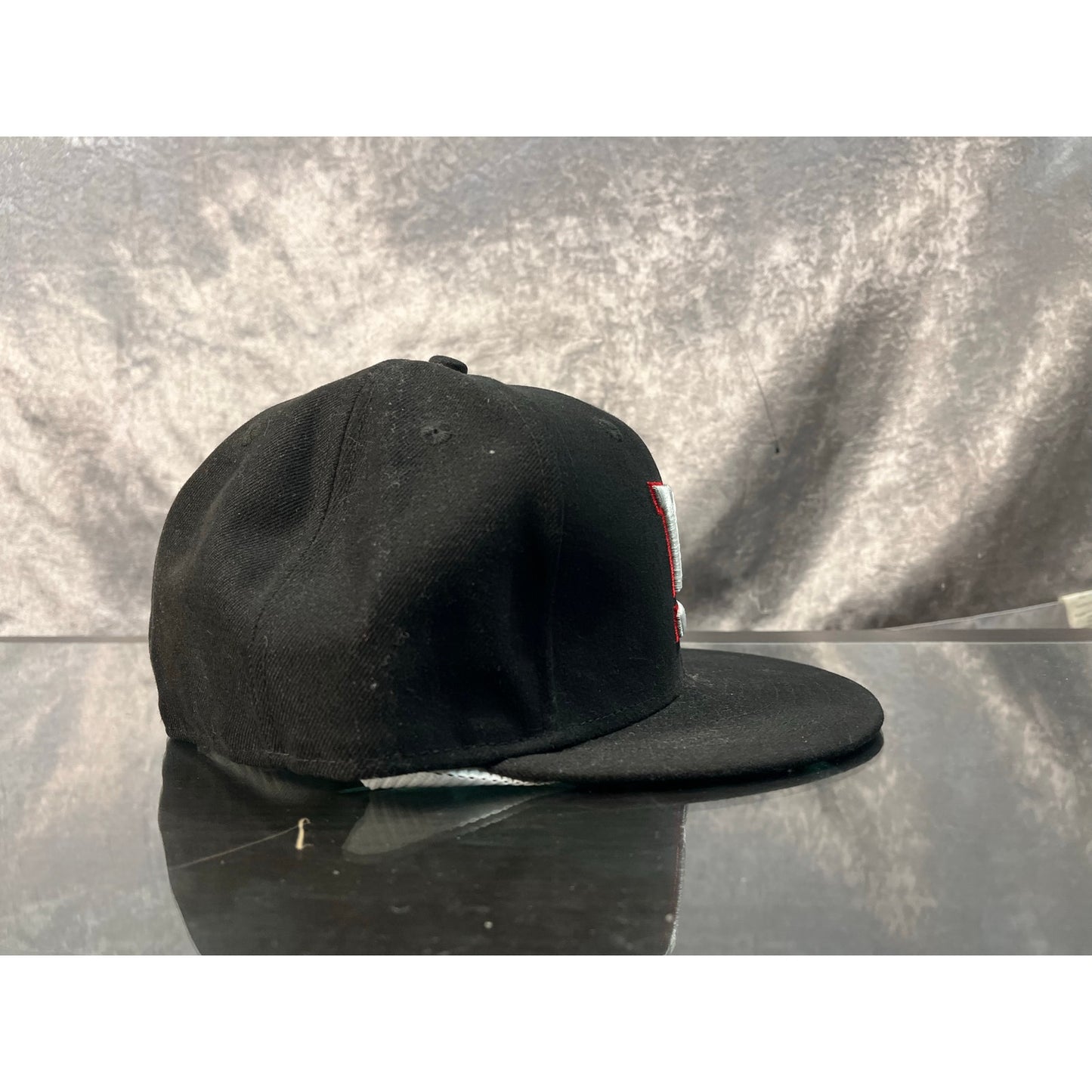 New Era 59fifty New York Giants NFL Black 100% Polyester Fitted Hat Size 7 1/2